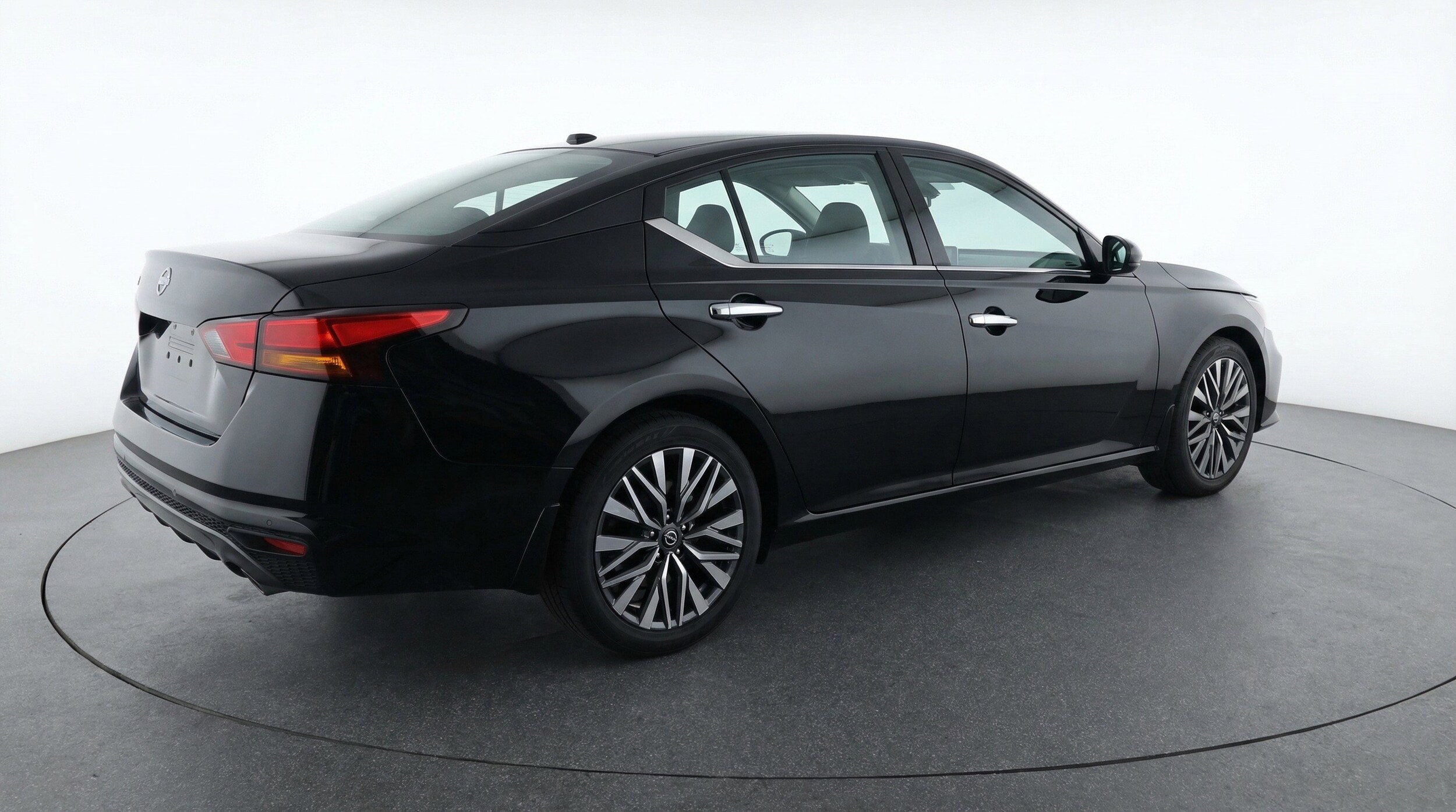 Thumbnail: 2025 Nissan Altima - 9