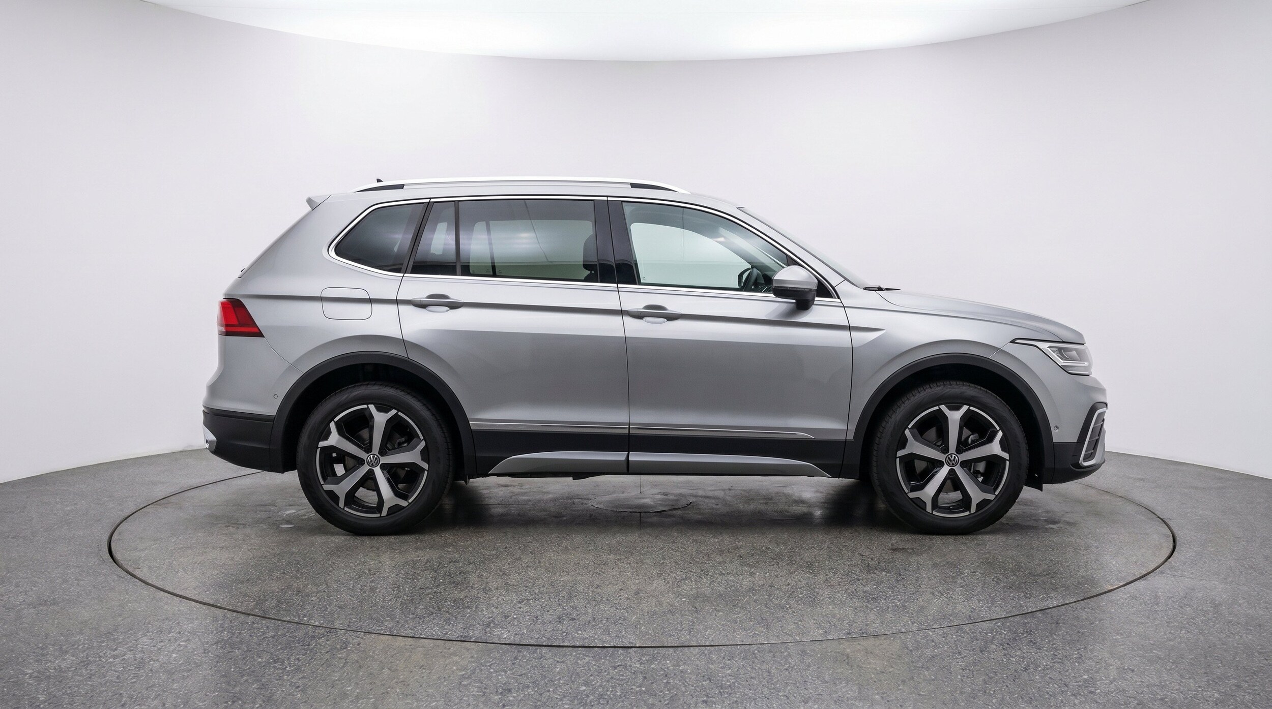 Thumbnail: 2026 Volkswagen Tiguan - 11