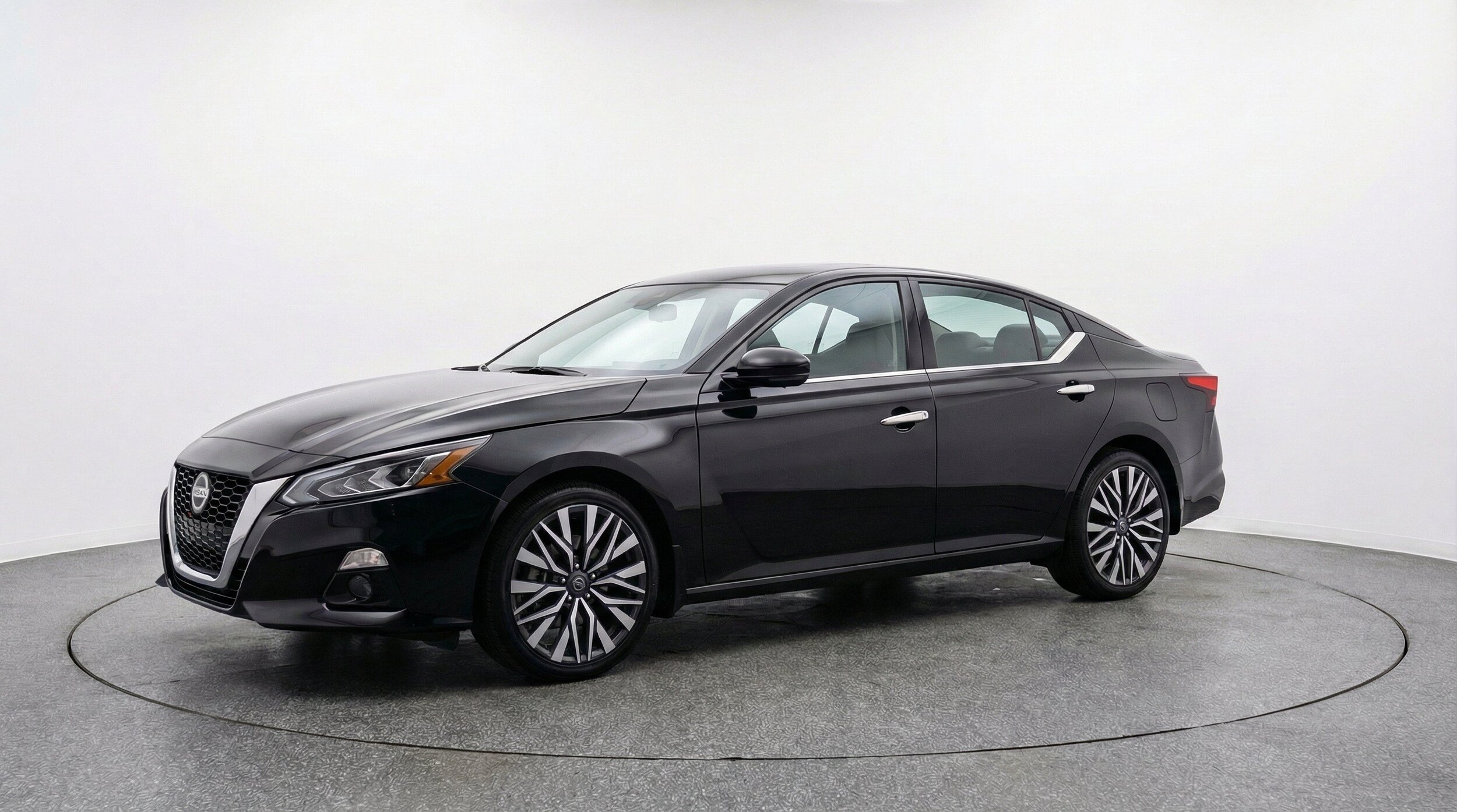 Thumbnail: 2025 Nissan Altima - 3