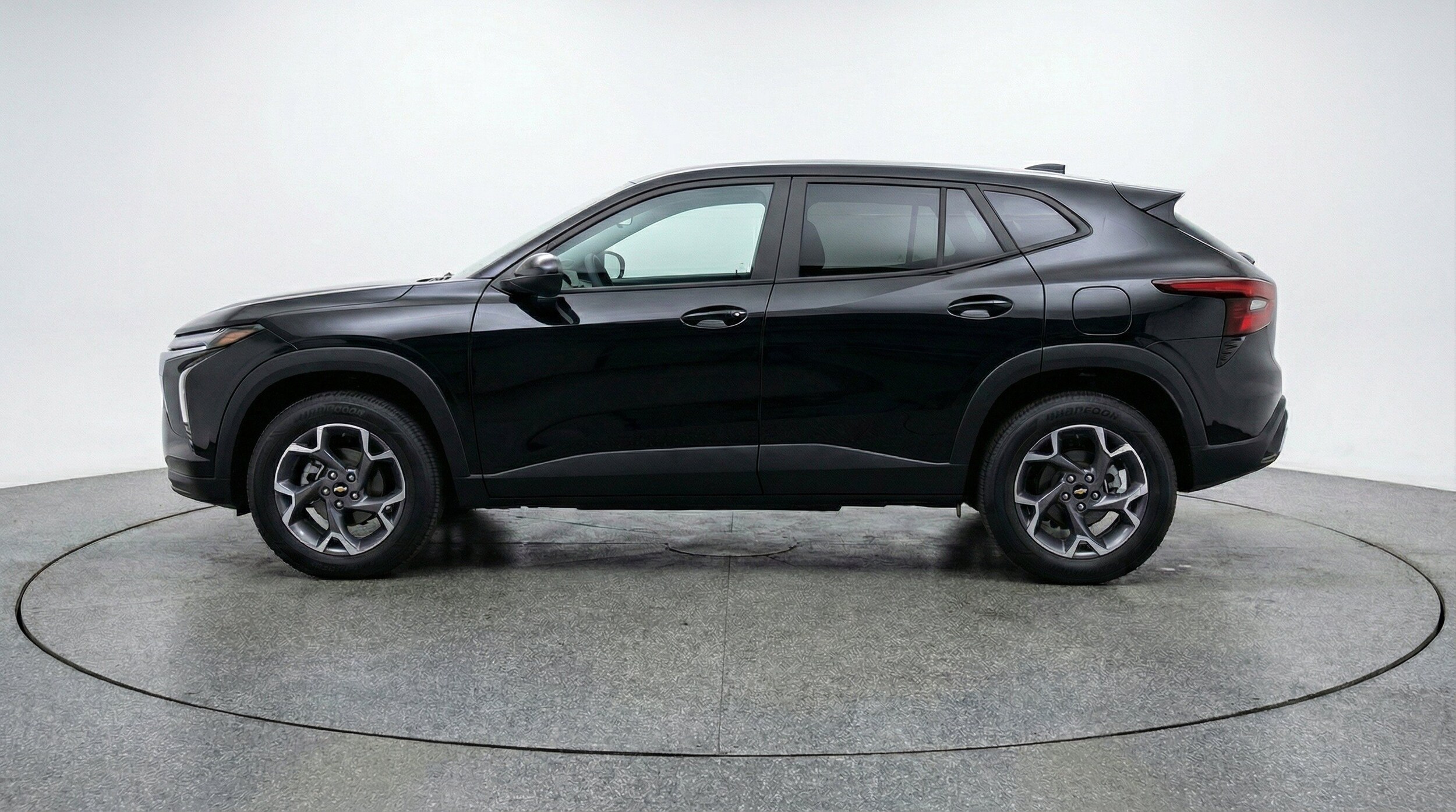 Thumbnail: 2025 Chevrolet Trax - 5