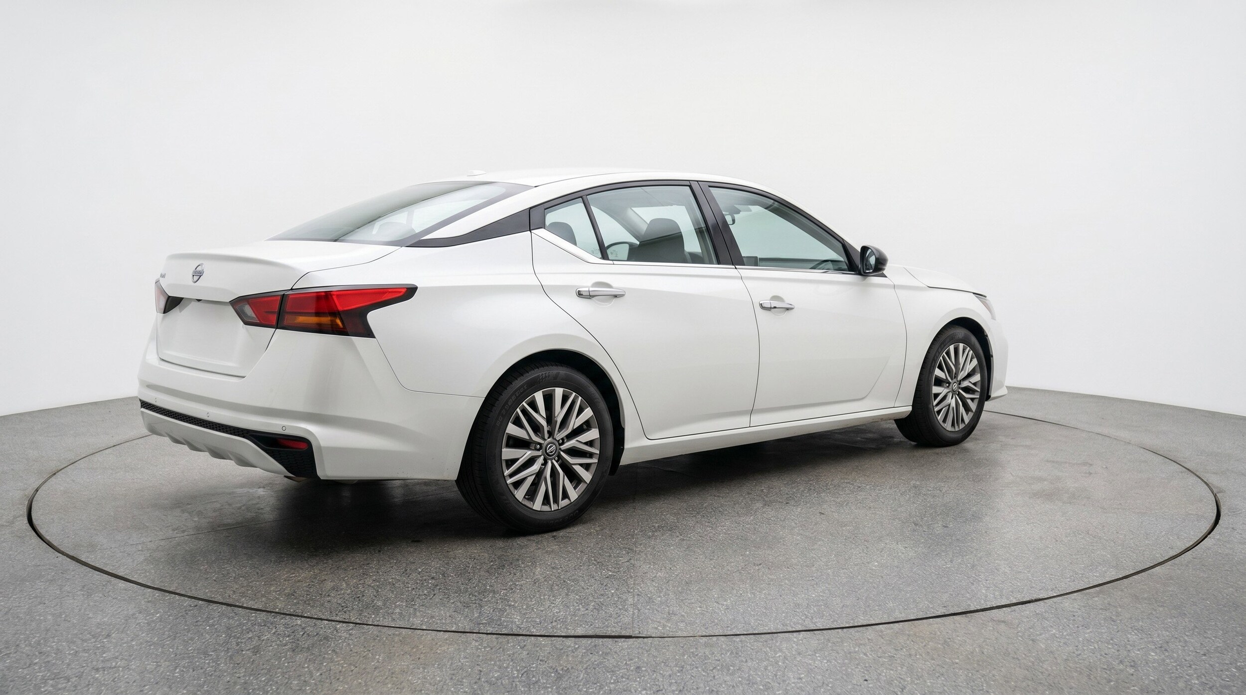 Thumbnail: 2025 Nissan Altima - 9