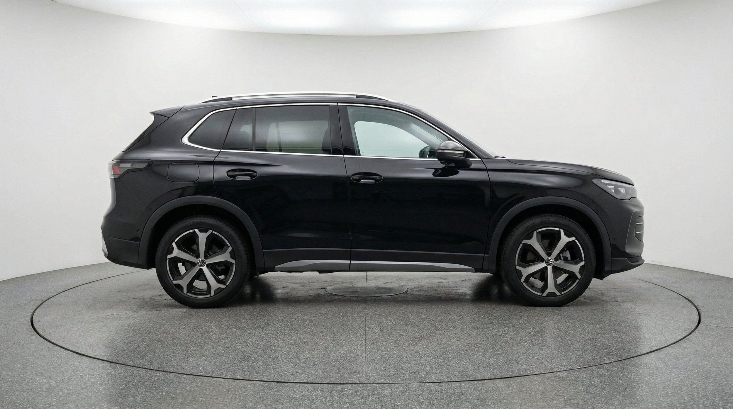 Thumbnail: 2026 Volkswagen Tiguan - 10