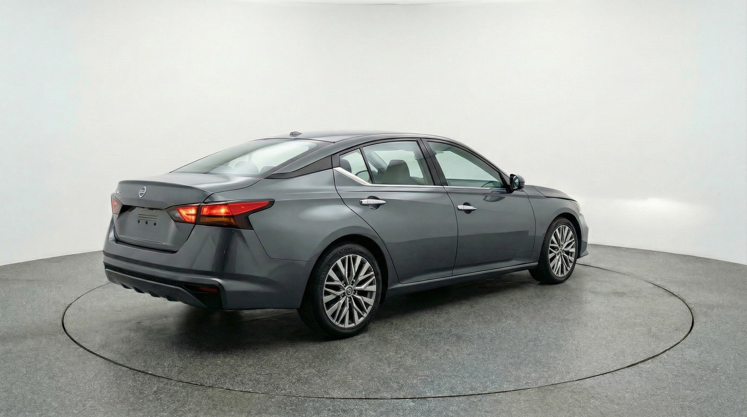 Thumbnail: 2025 Nissan Altima - 9