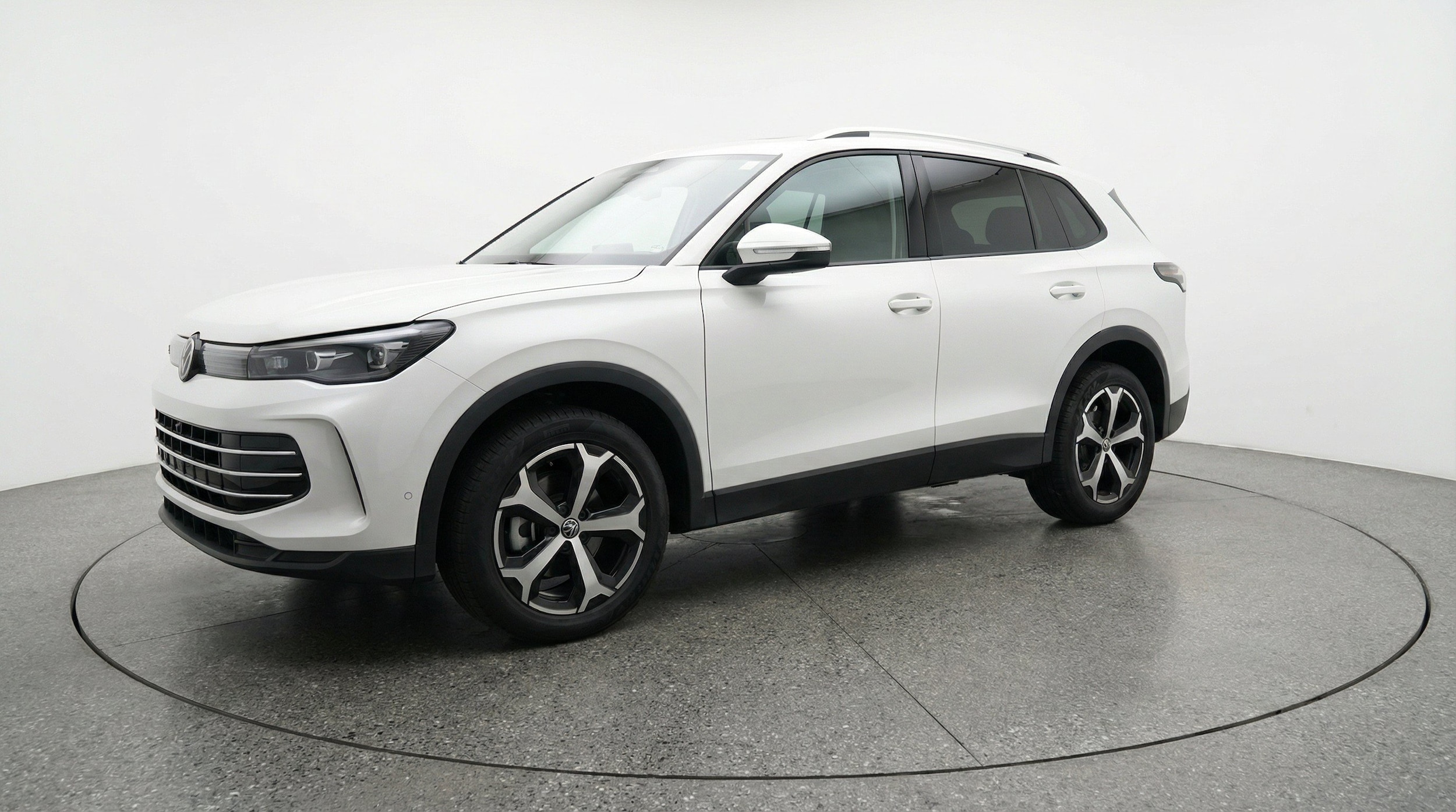 Thumbnail: 2026 Volkswagen Tiguan - 3