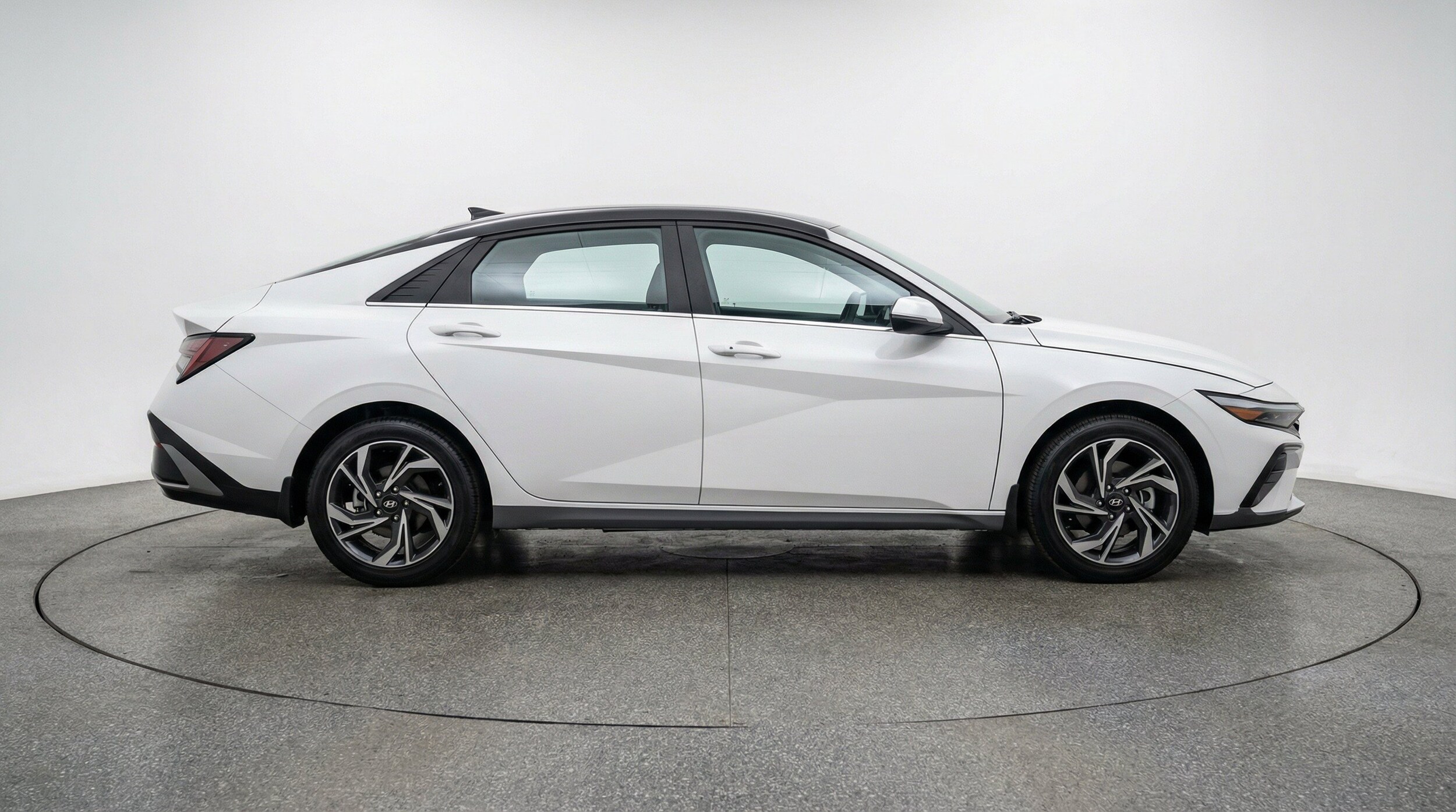 Thumbnail: 2025 Hyundai Elantra - 11