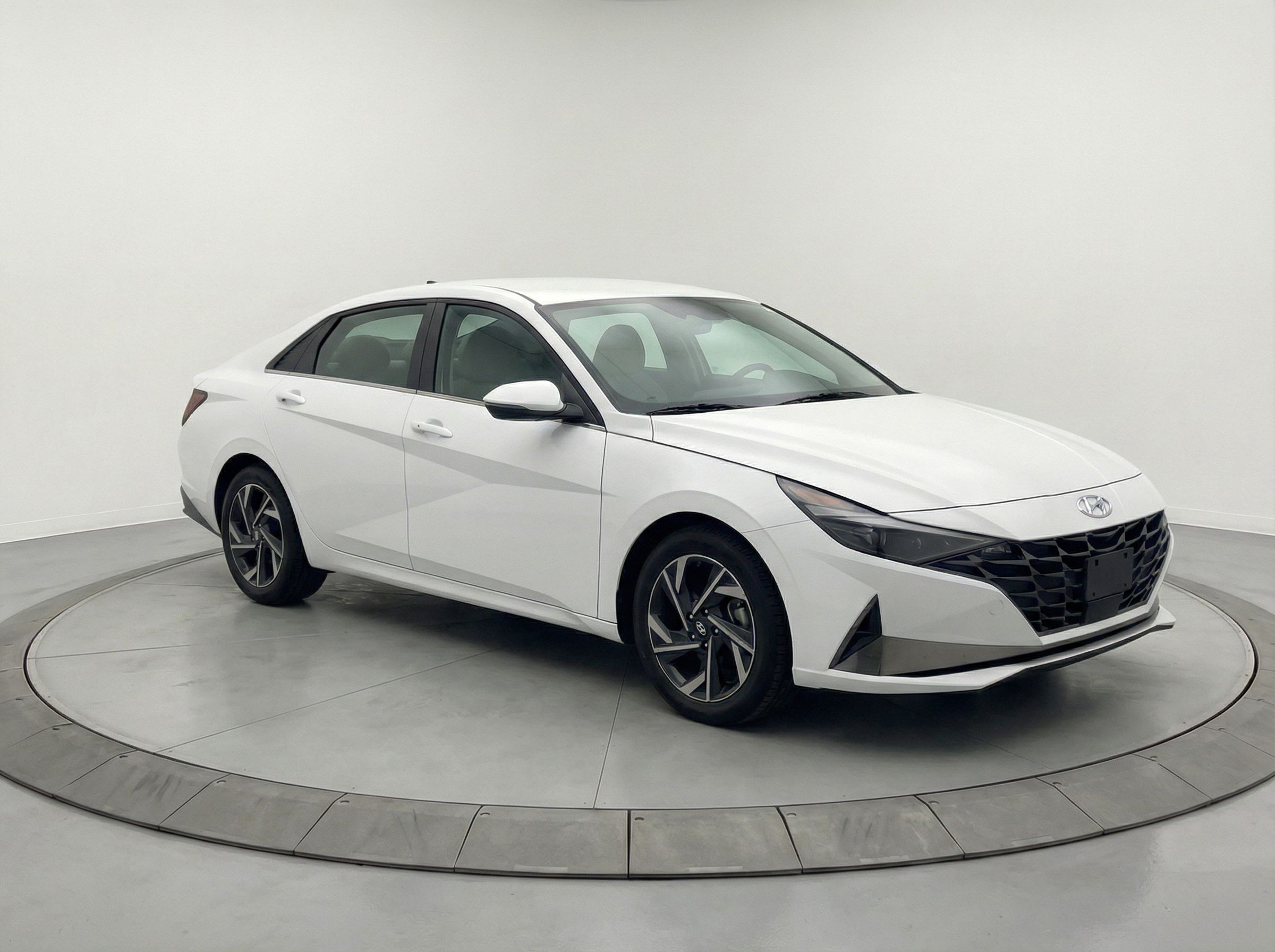 Thumbnail: 2025 Hyundai Elantra - 1