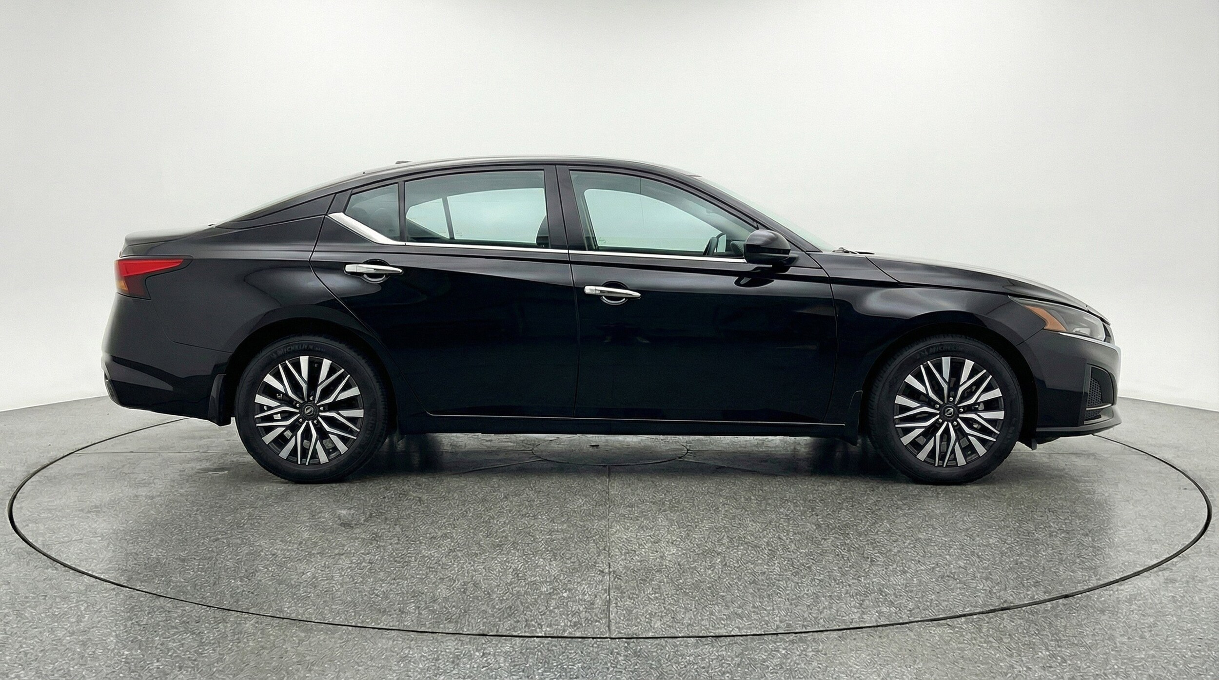 Thumbnail: 2025 Nissan Altima - 11