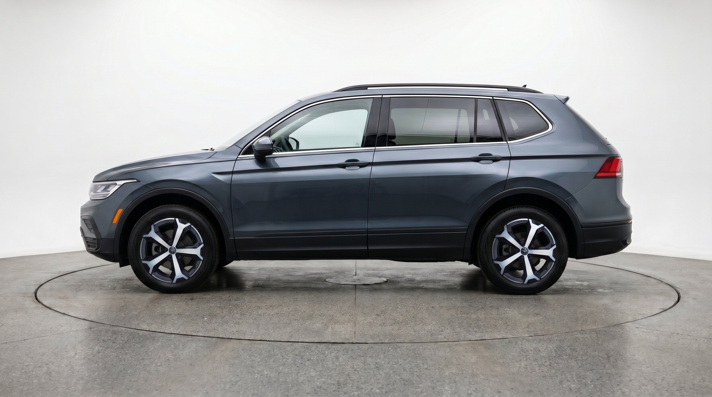 Thumbnail: 2026 Volkswagen Tiguan - 5