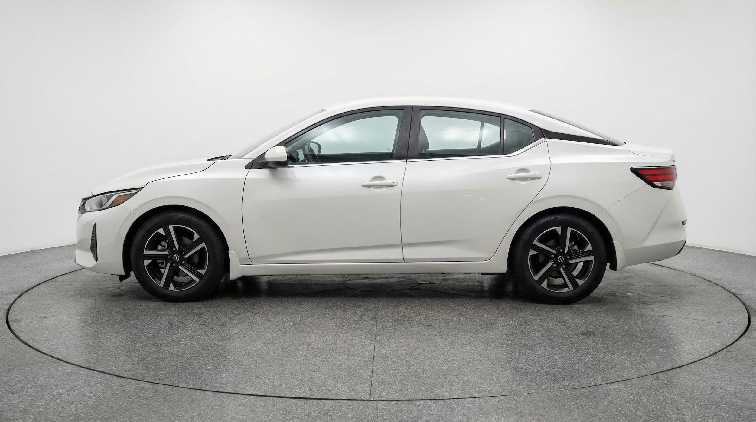 Thumbnail: 2025 Nissan Sentra - 5