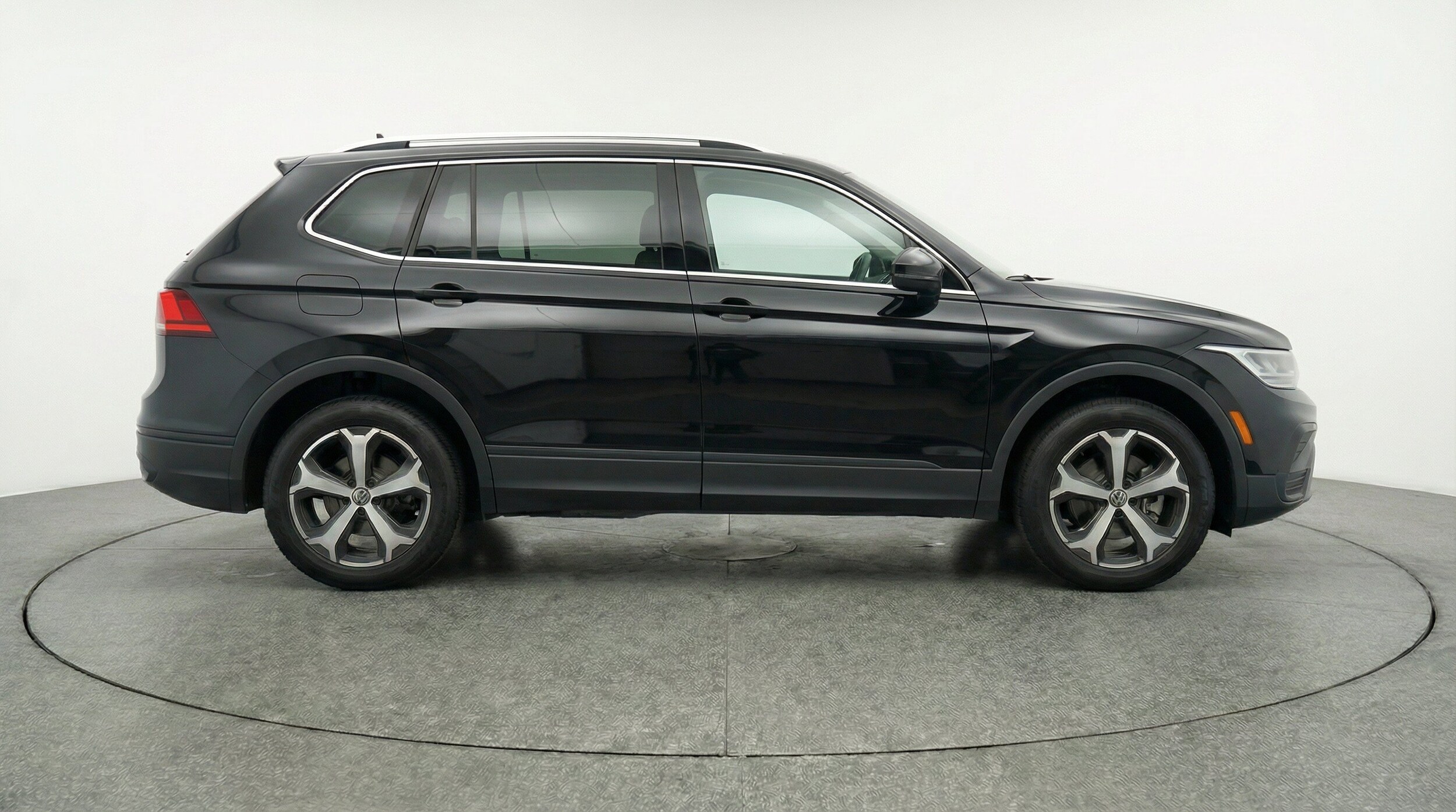 Thumbnail: 2026 Volkswagen Tiguan - 11