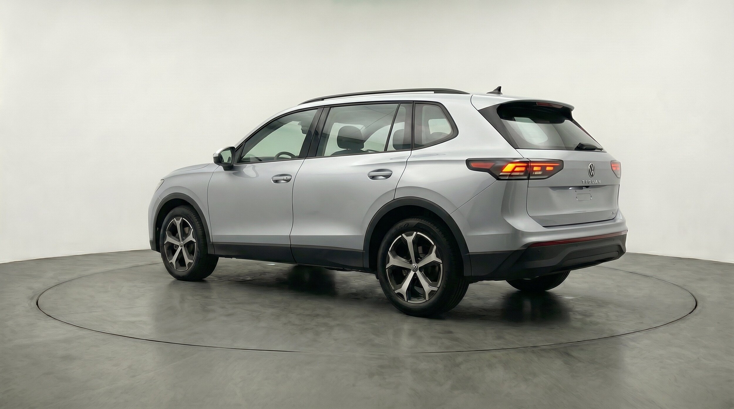 Thumbnail: 2026 Volkswagen Tiguan - 6