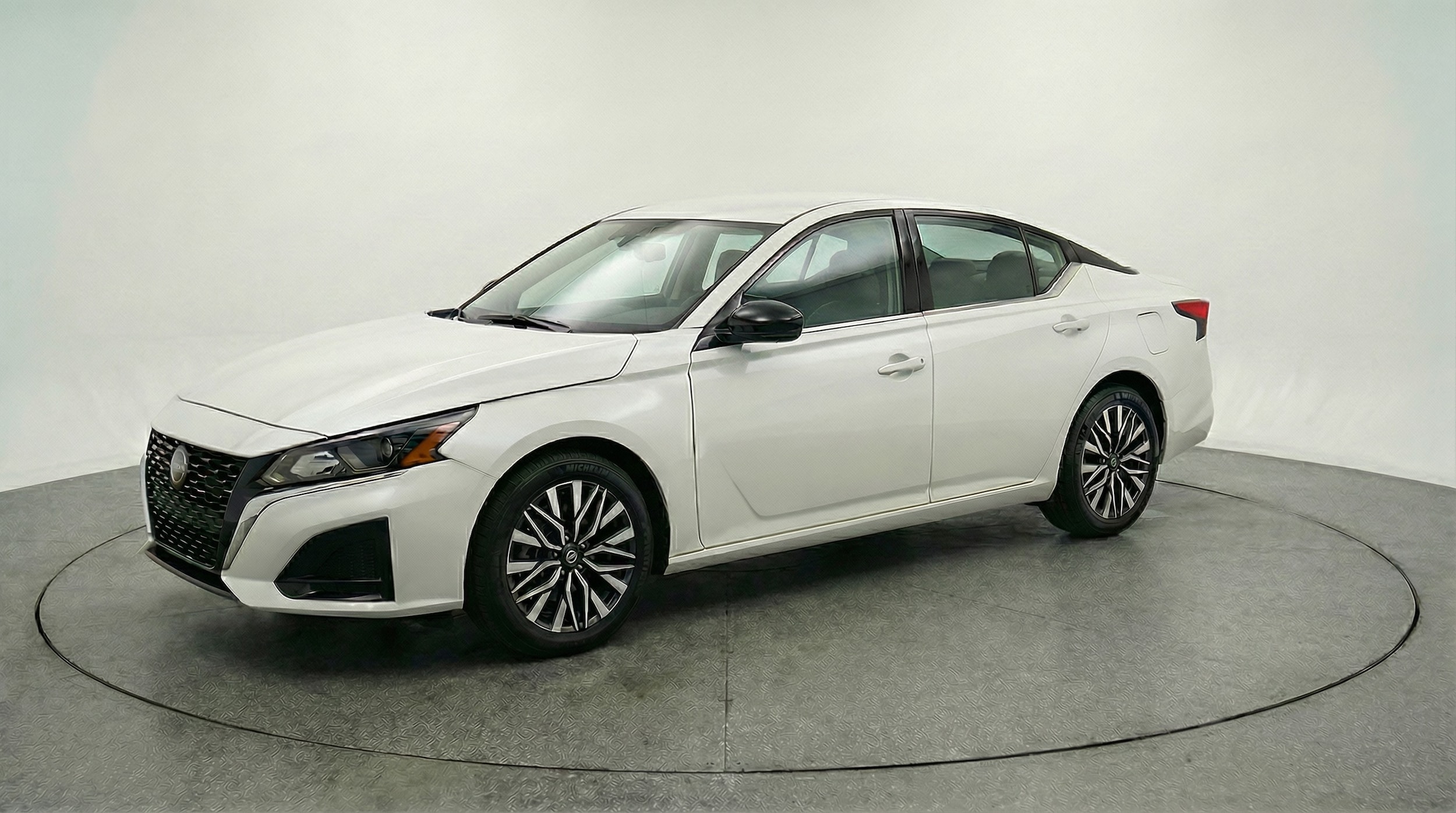 Thumbnail: 2025 Nissan Altima - 3