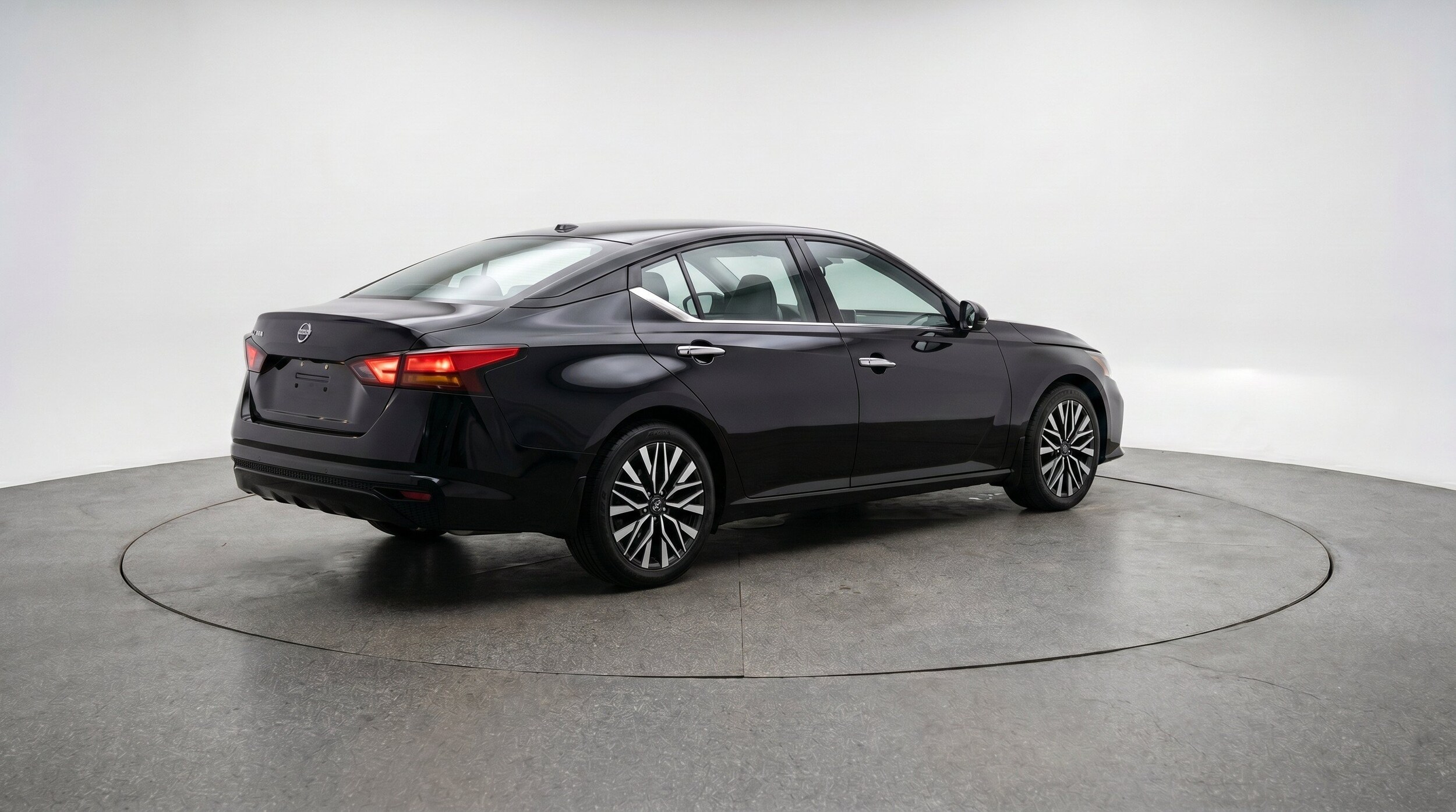 Thumbnail: 2025 Nissan Altima - 9