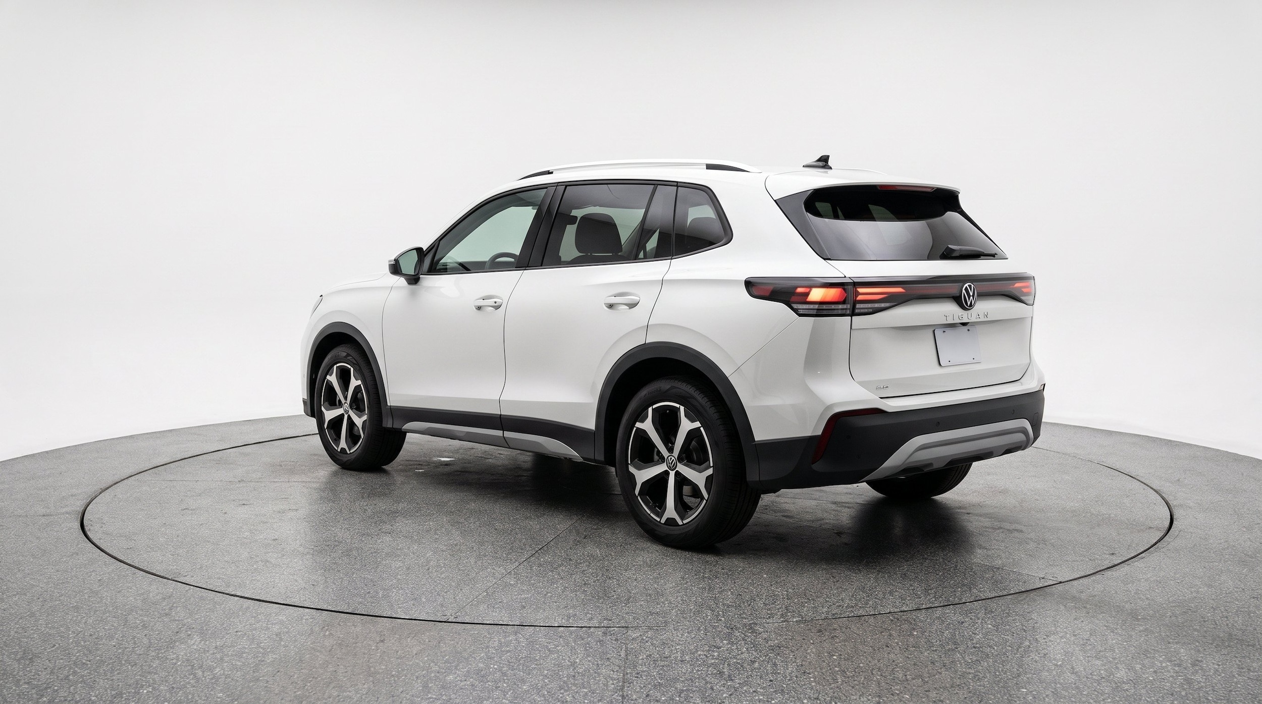 Thumbnail: 2026 Volkswagen Tiguan - 6
