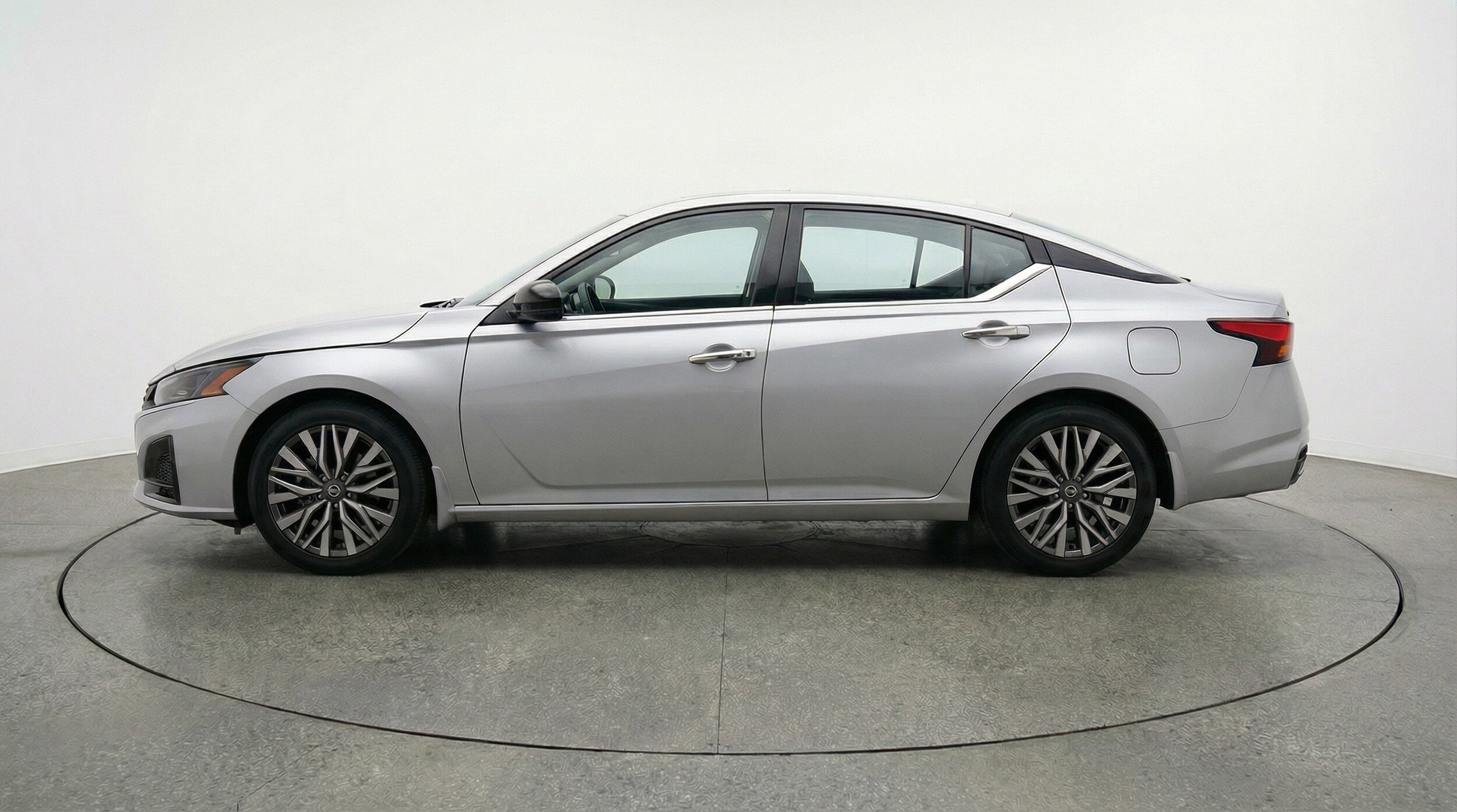 Thumbnail: 2025 Nissan Altima - 5