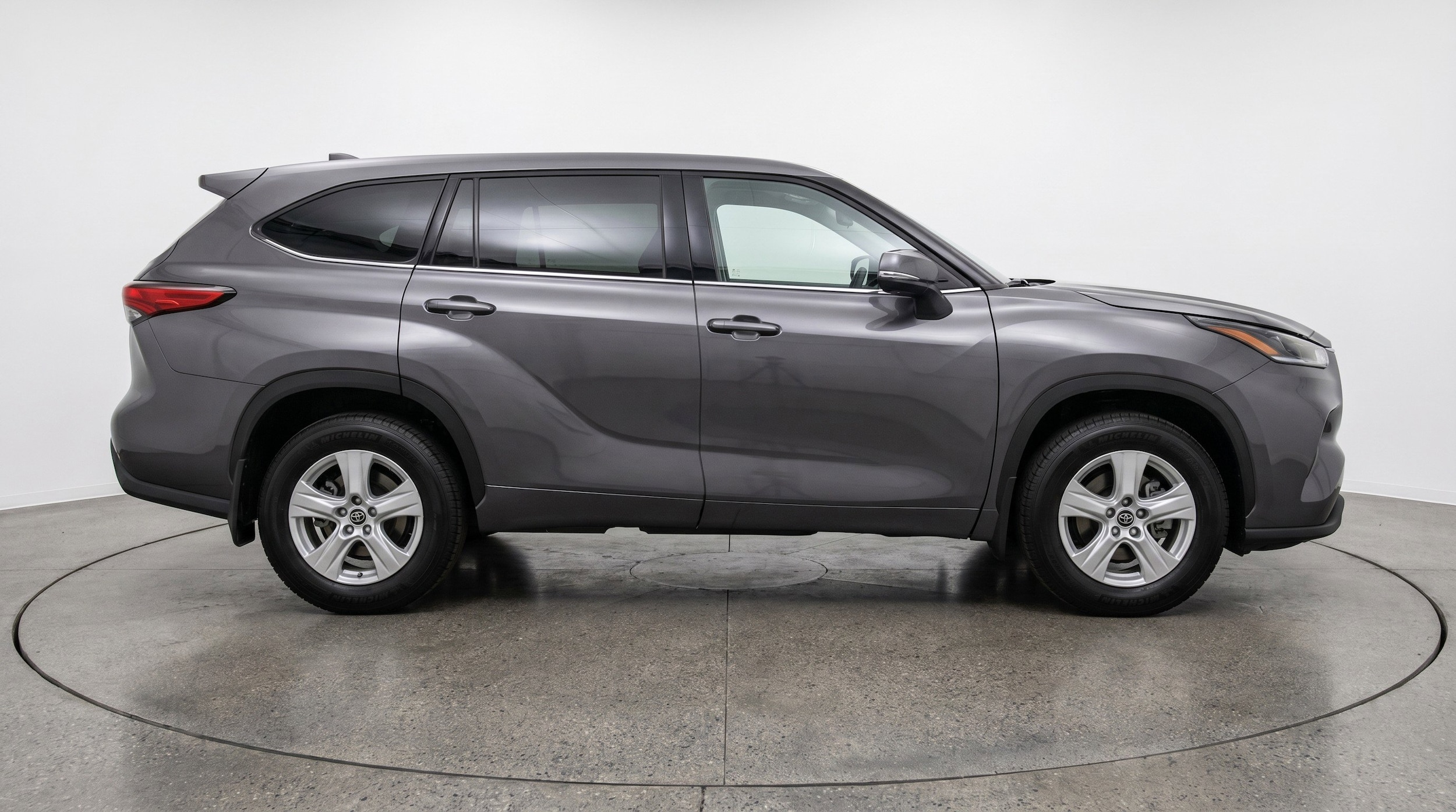 Thumbnail: 2025 Toyota Highlander - 11