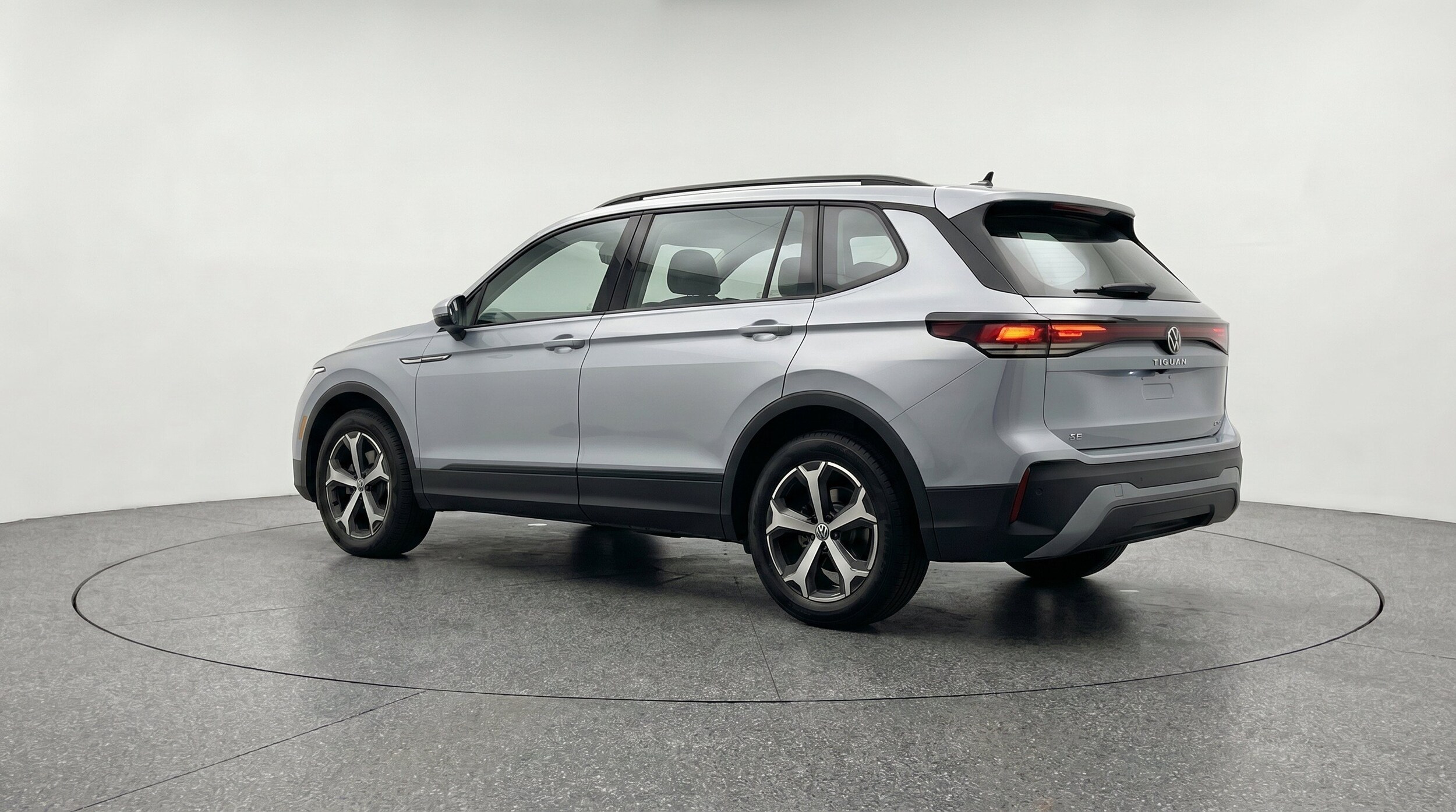 Thumbnail: 2026 Volkswagen Tiguan - 6