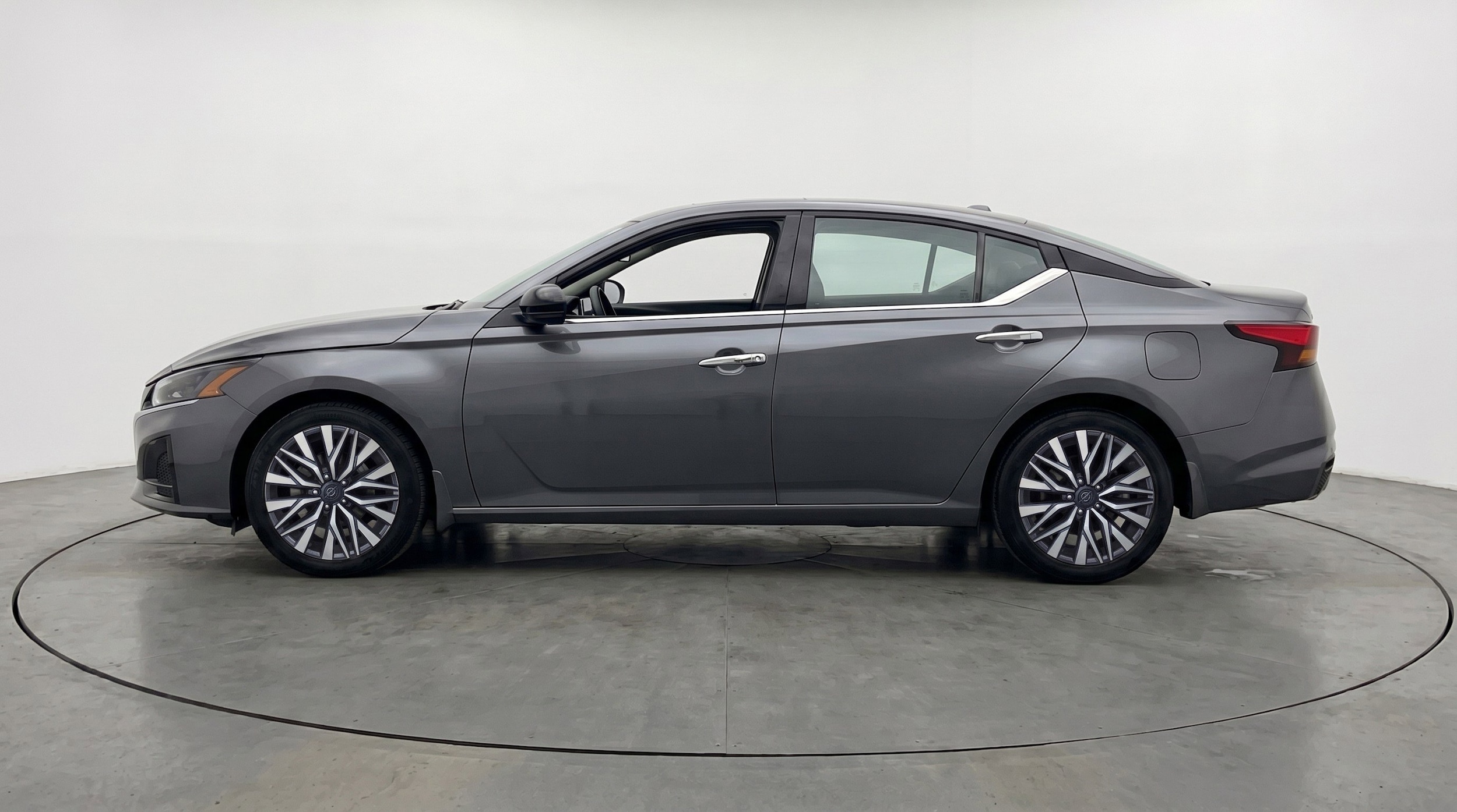 Thumbnail: 2025 Nissan Altima - 5
