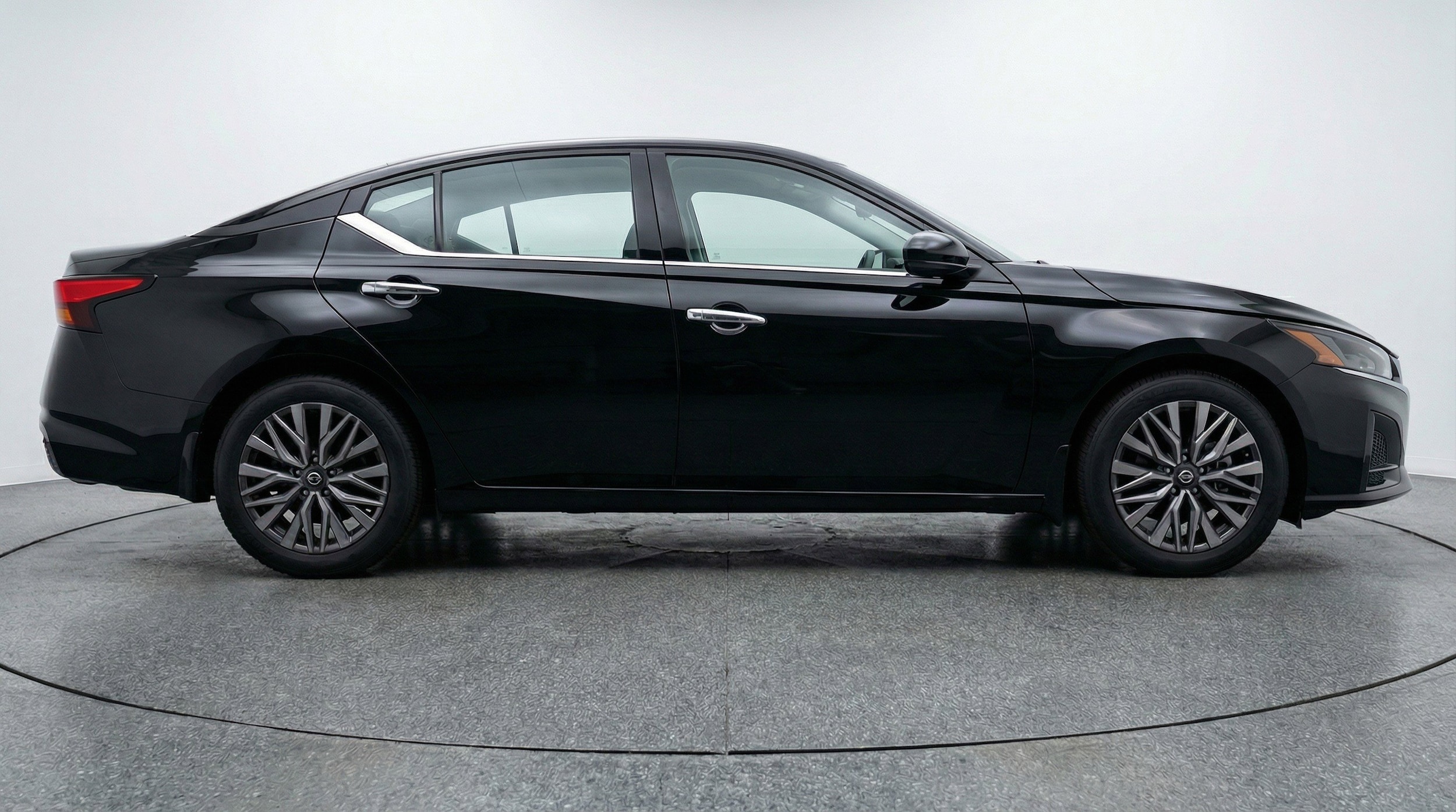 Thumbnail: 2025 Nissan Altima - 11