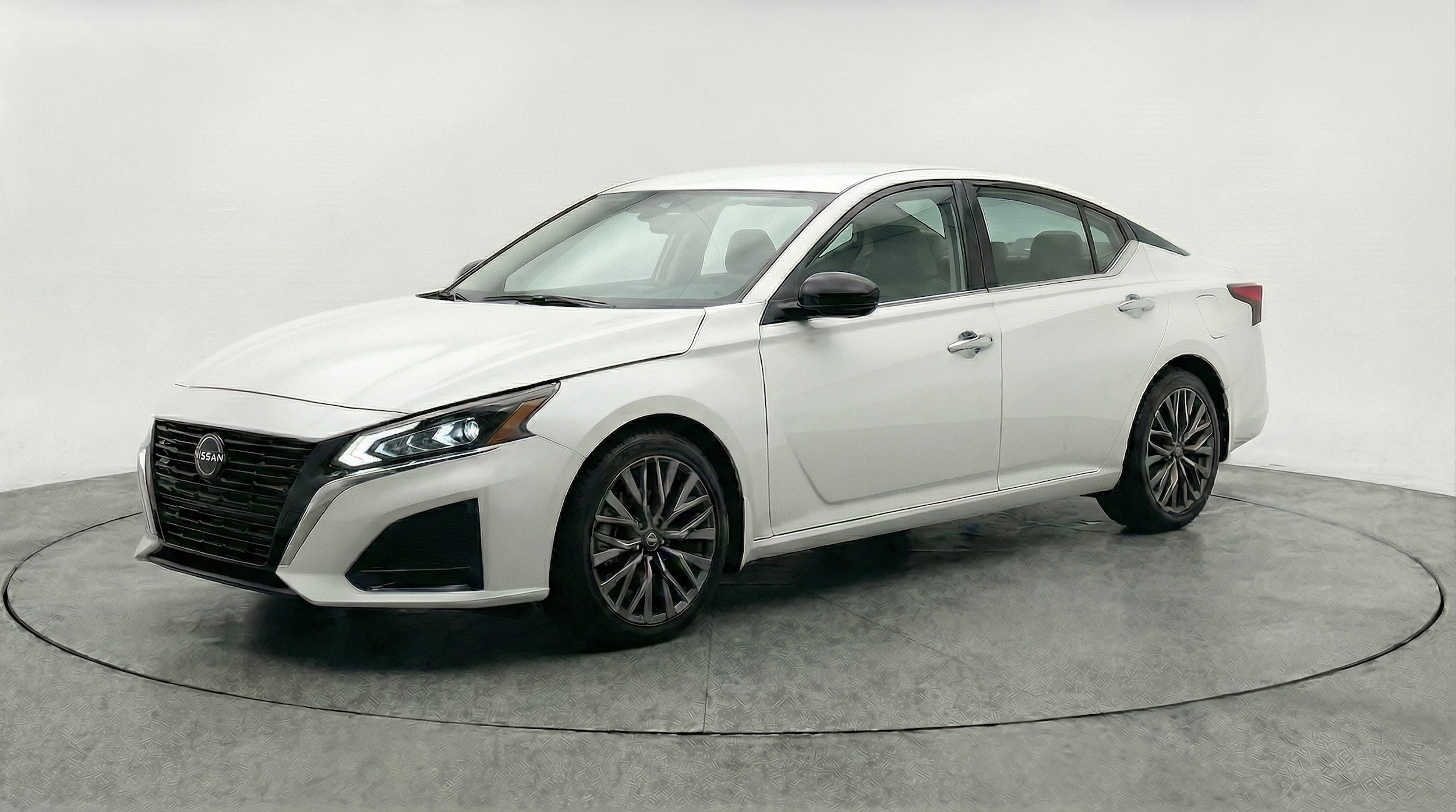 Thumbnail: 2025 Nissan Altima - 3