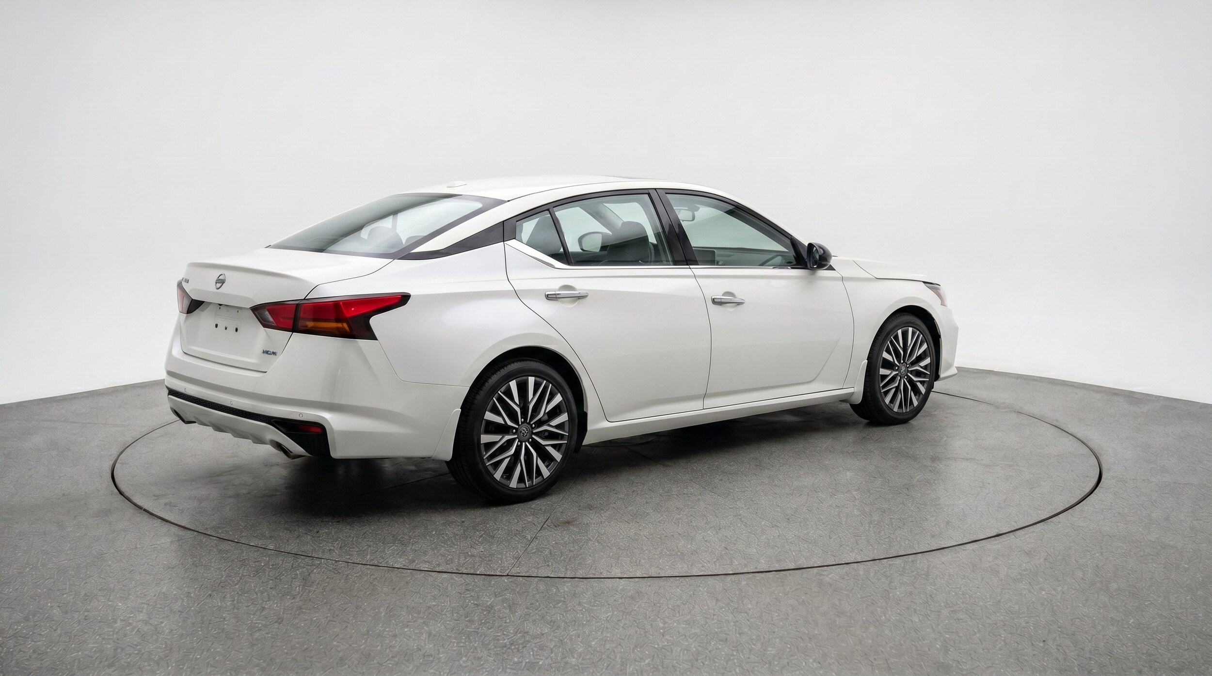 Thumbnail: 2025 Nissan Altima - 9