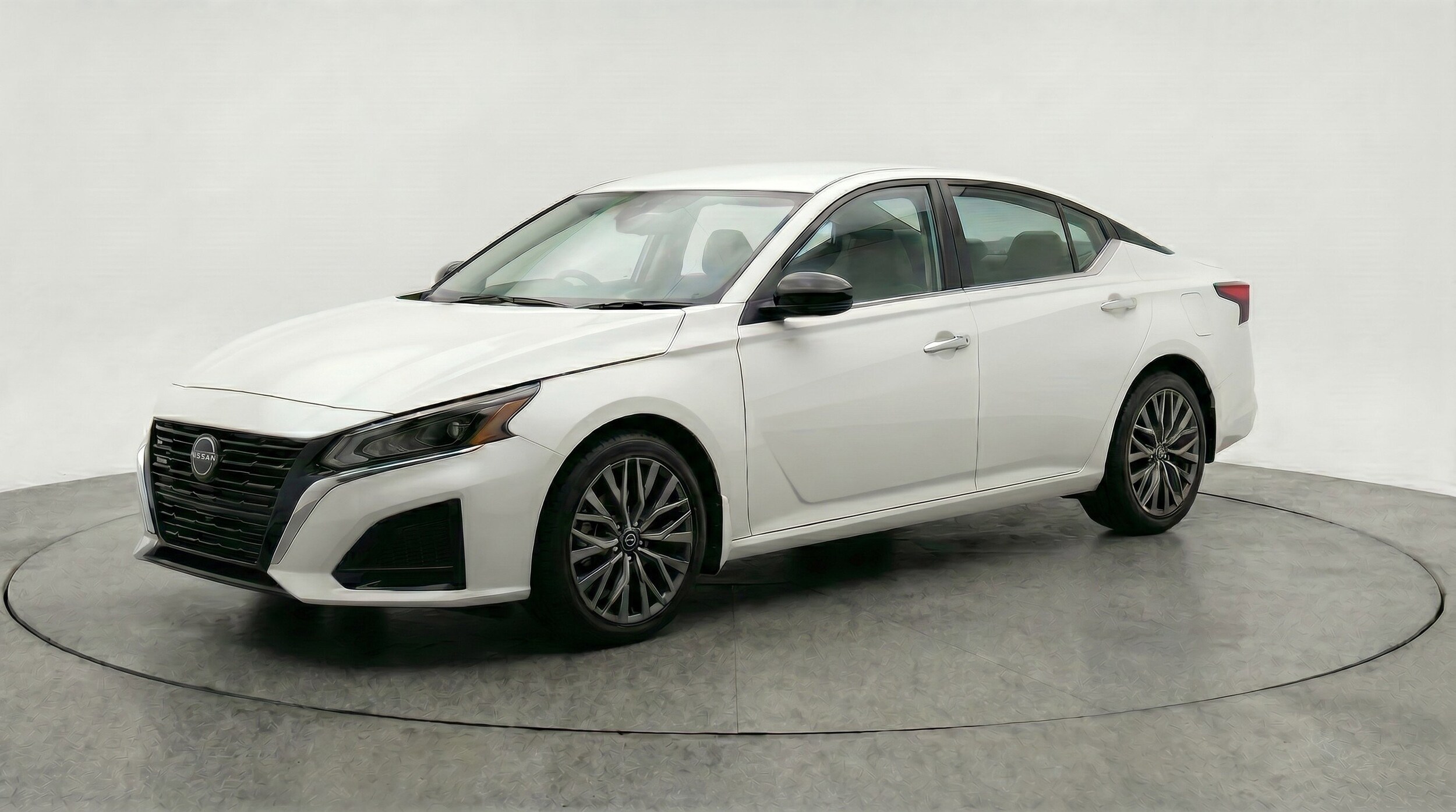 Thumbnail: 2025 Nissan Altima - 3