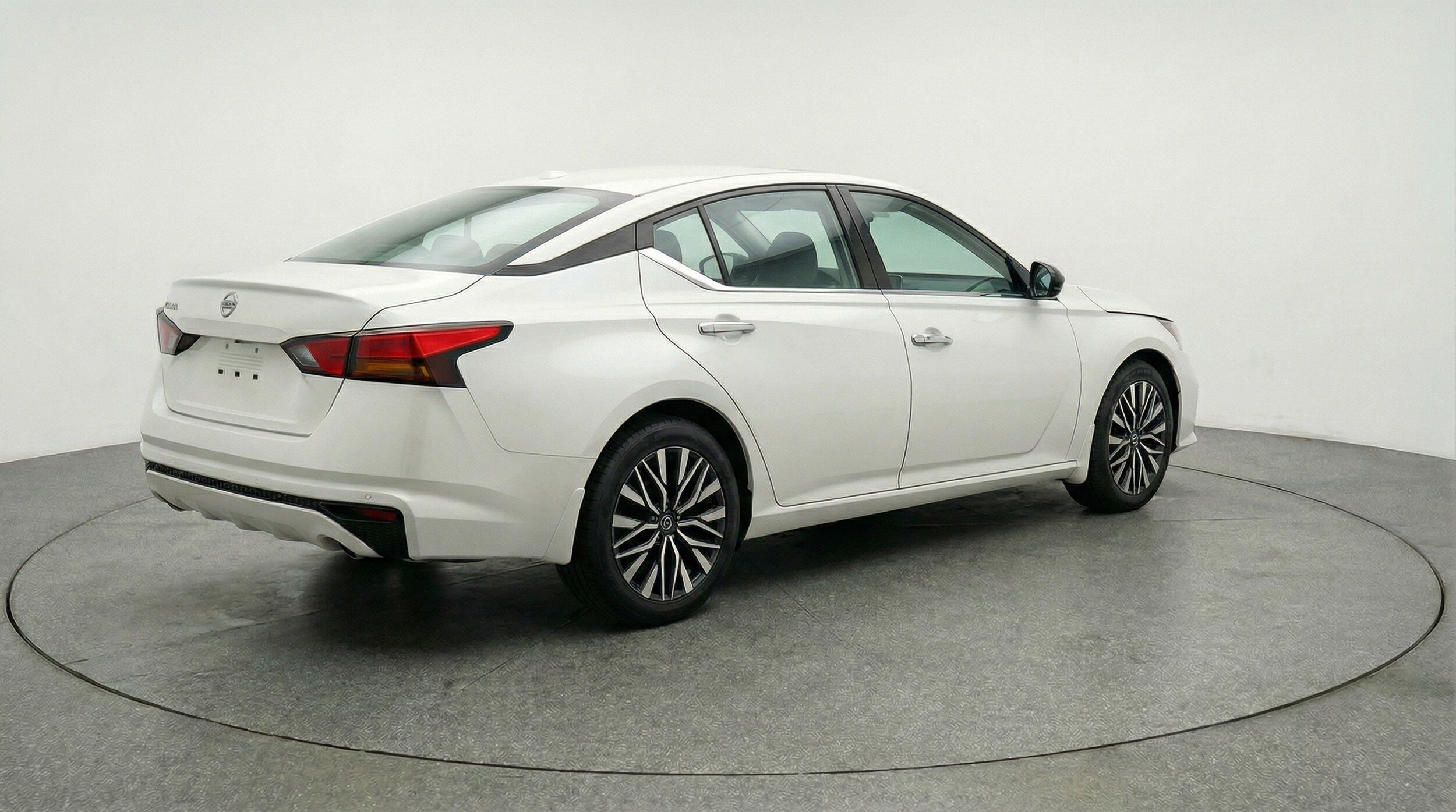 Thumbnail: 2025 Nissan Altima - 9