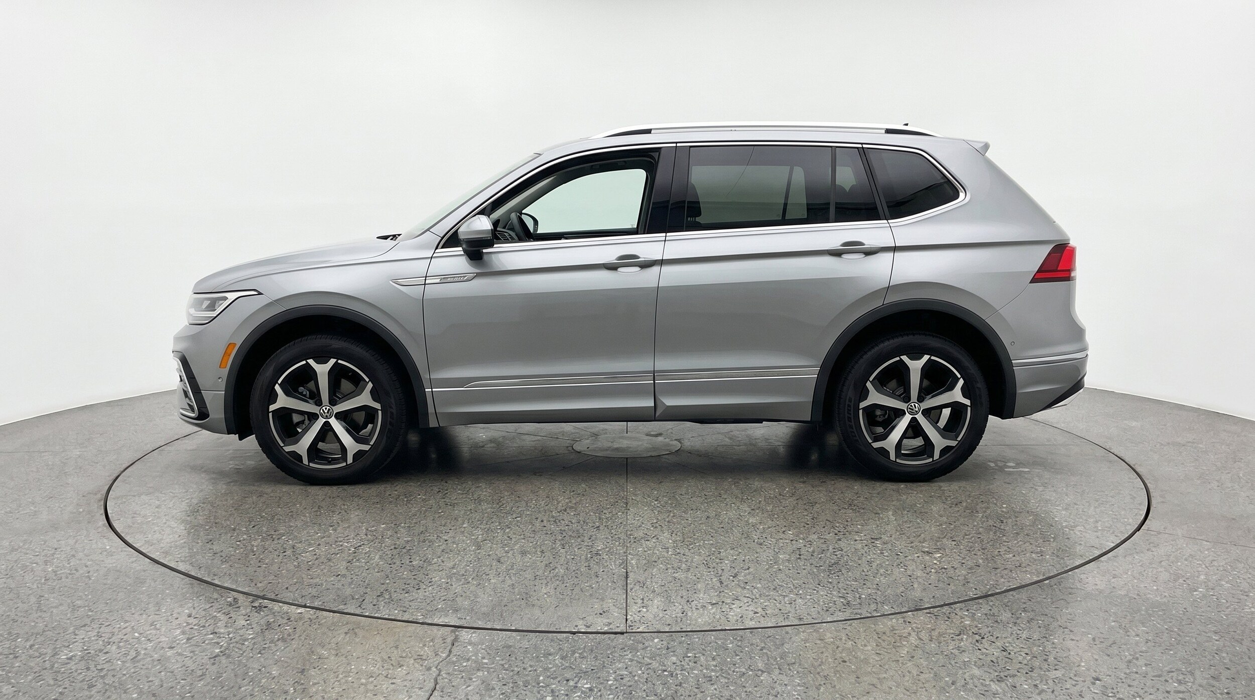 Thumbnail: 2026 Volkswagen Tiguan - 5