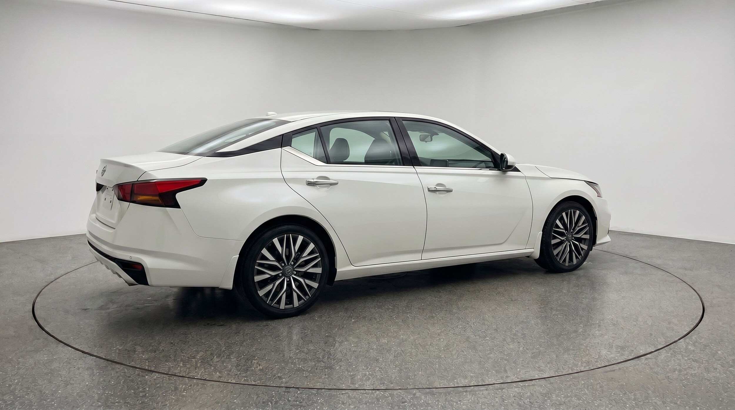 Thumbnail: 2025 Nissan Altima - 9