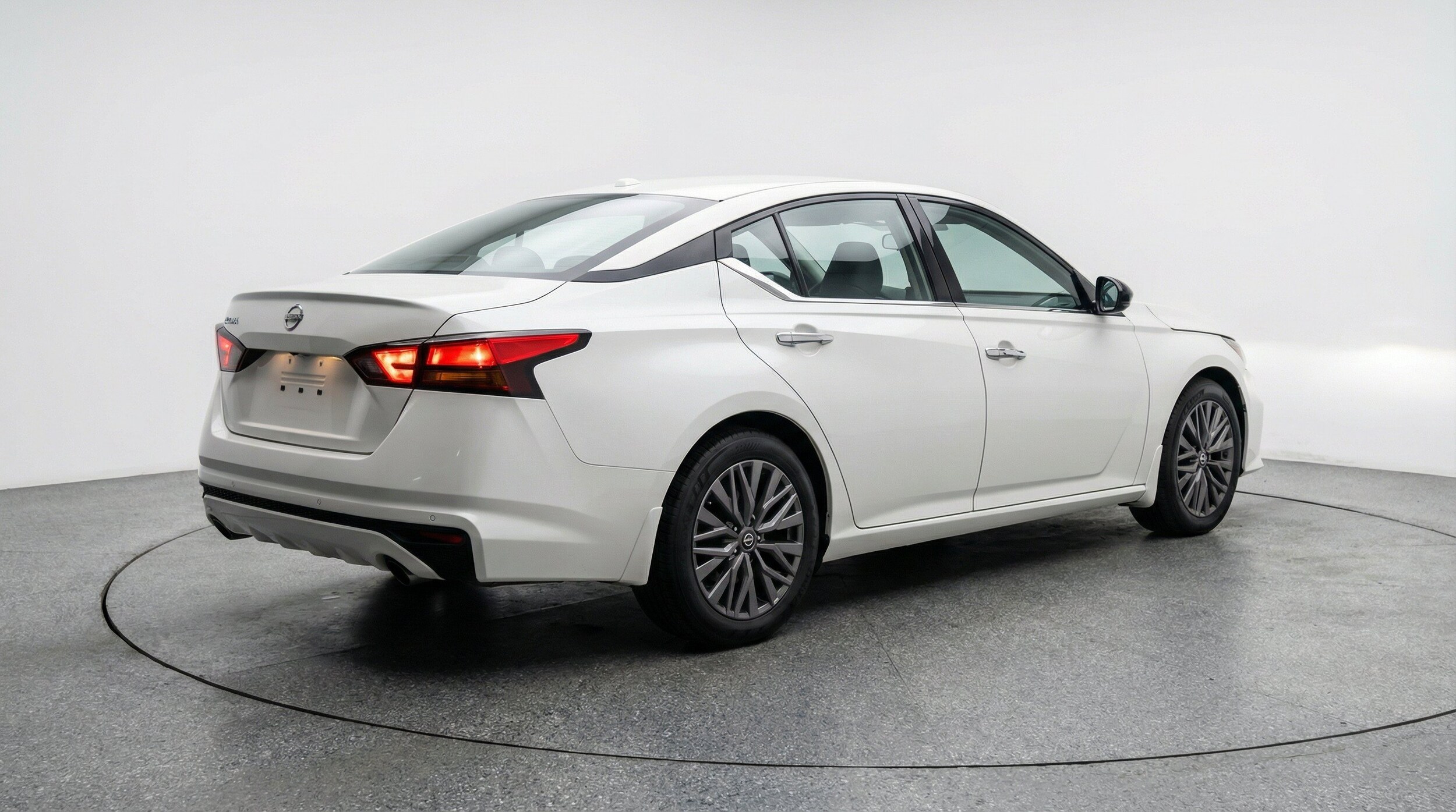 Thumbnail: 2025 Nissan Altima - 9