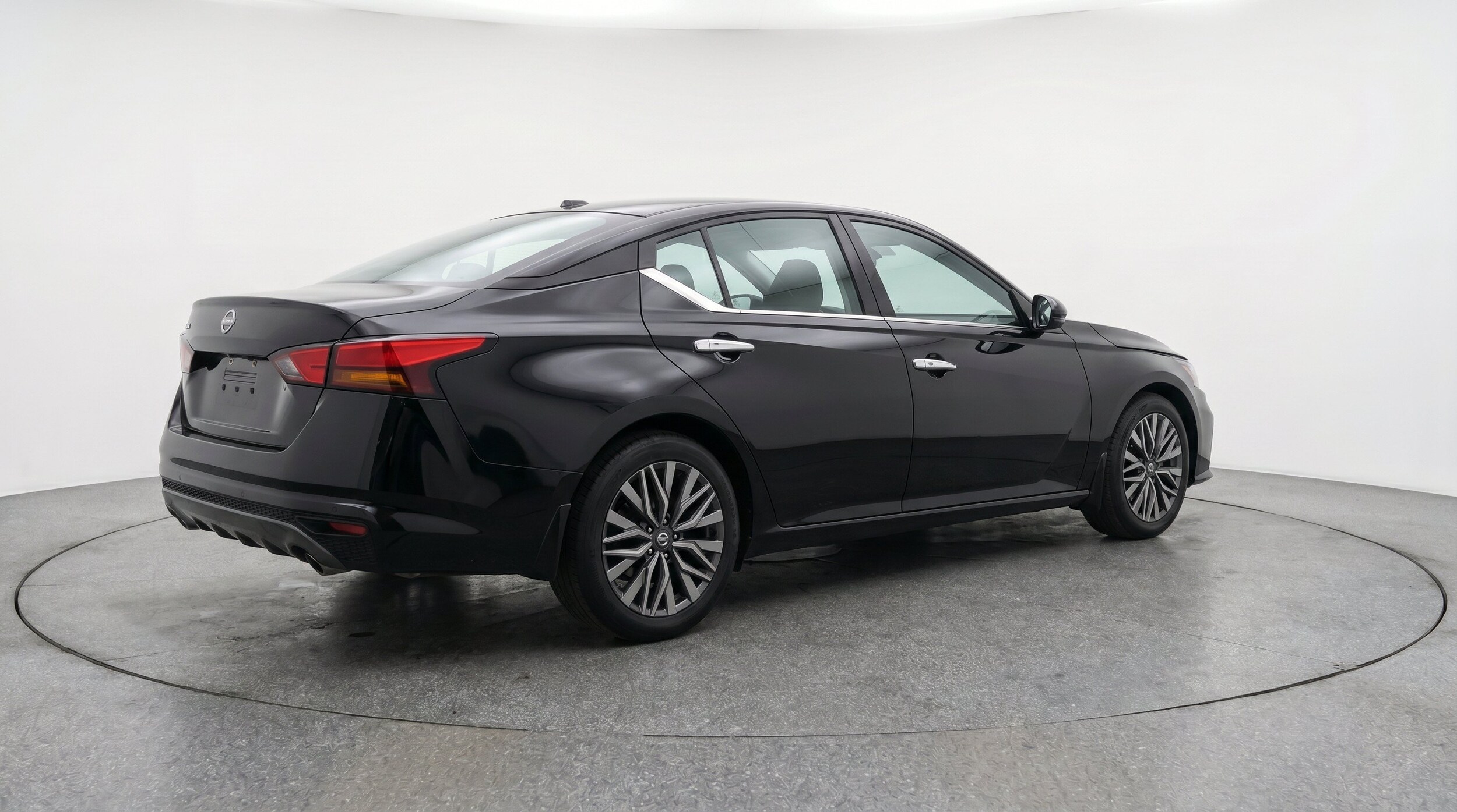 Thumbnail: 2025 Nissan Altima - 9
