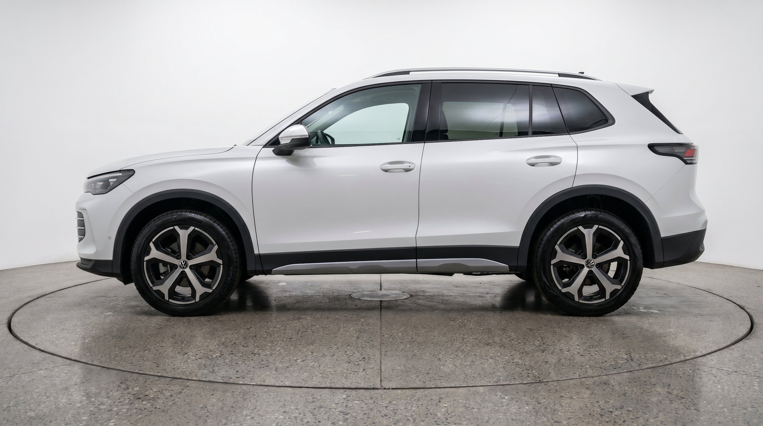 Thumbnail: 2026 Volkswagen Tiguan - 5