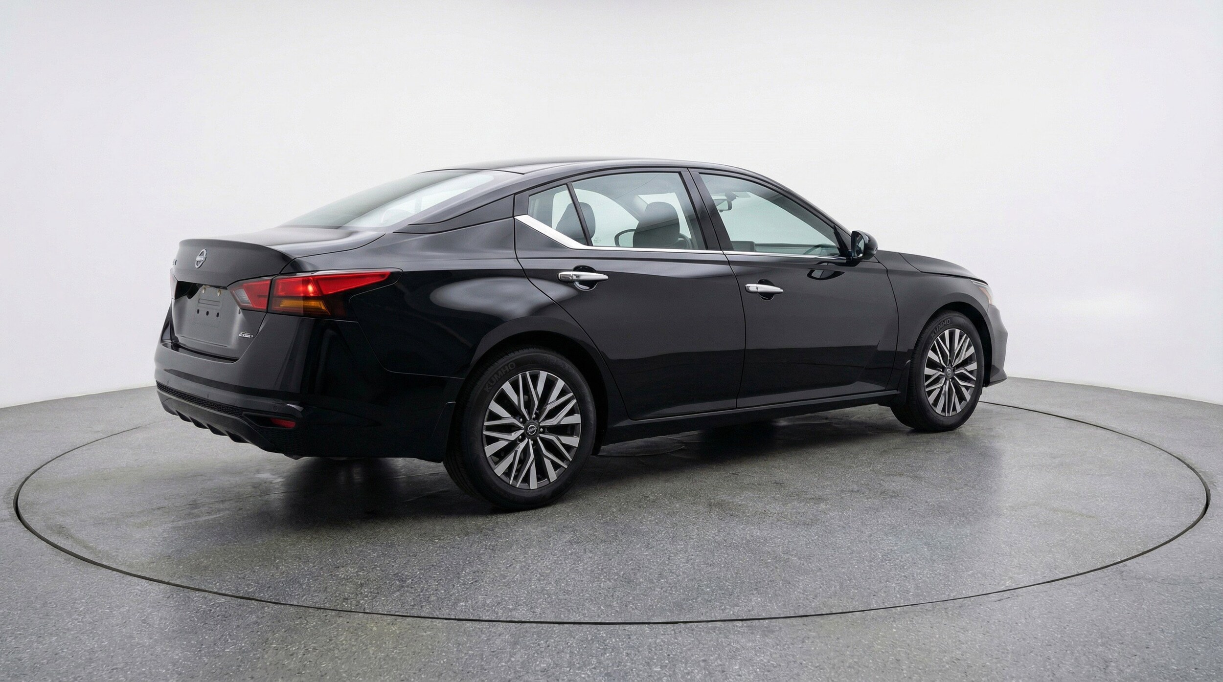 Thumbnail: 2025 Nissan Altima - 9