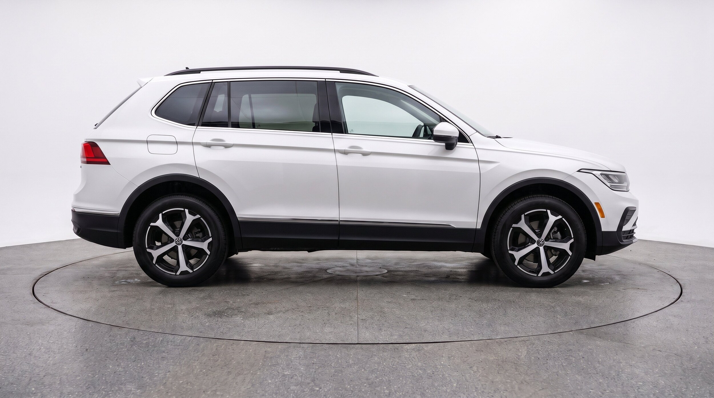 Thumbnail: 2026 Volkswagen Tiguan - 11