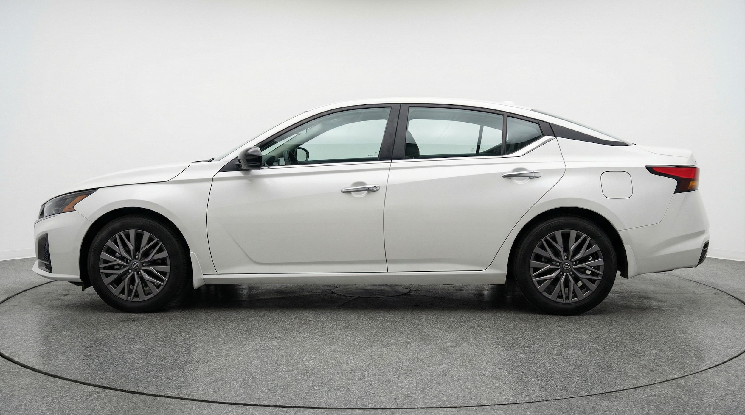 Thumbnail: 2025 Nissan Altima - 4