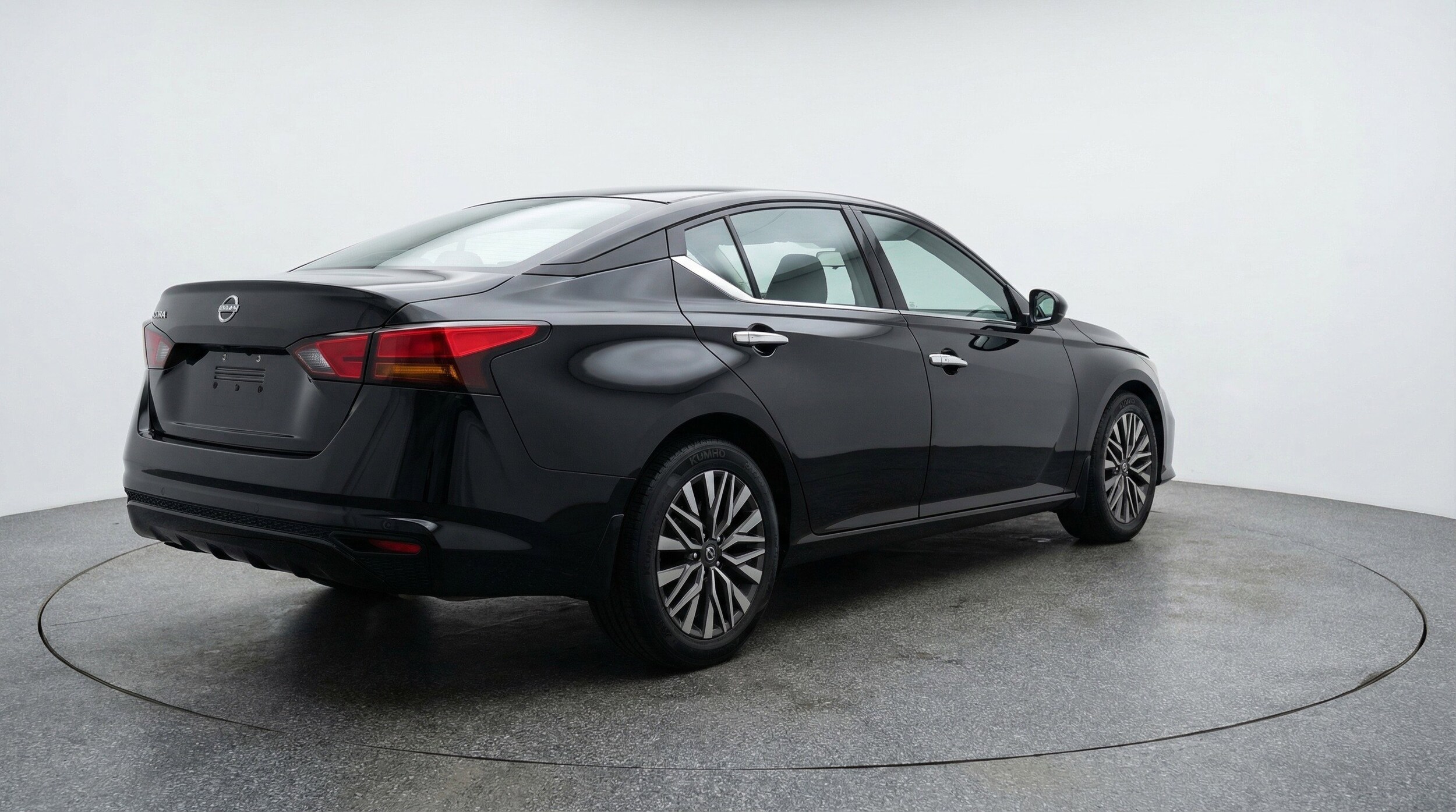 Thumbnail: 2025 Nissan Altima - 9