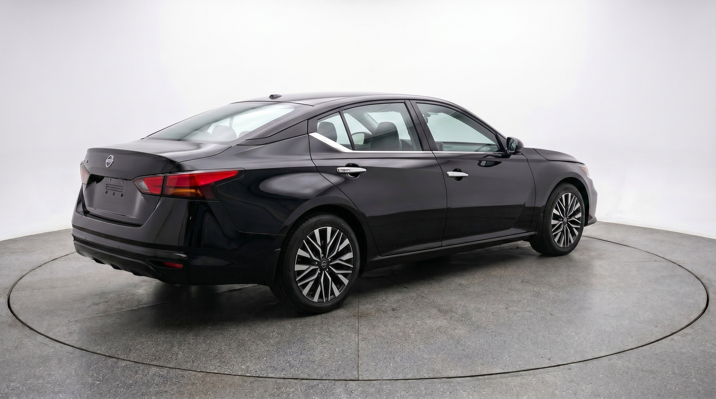 Thumbnail: 2025 Nissan Altima - 9