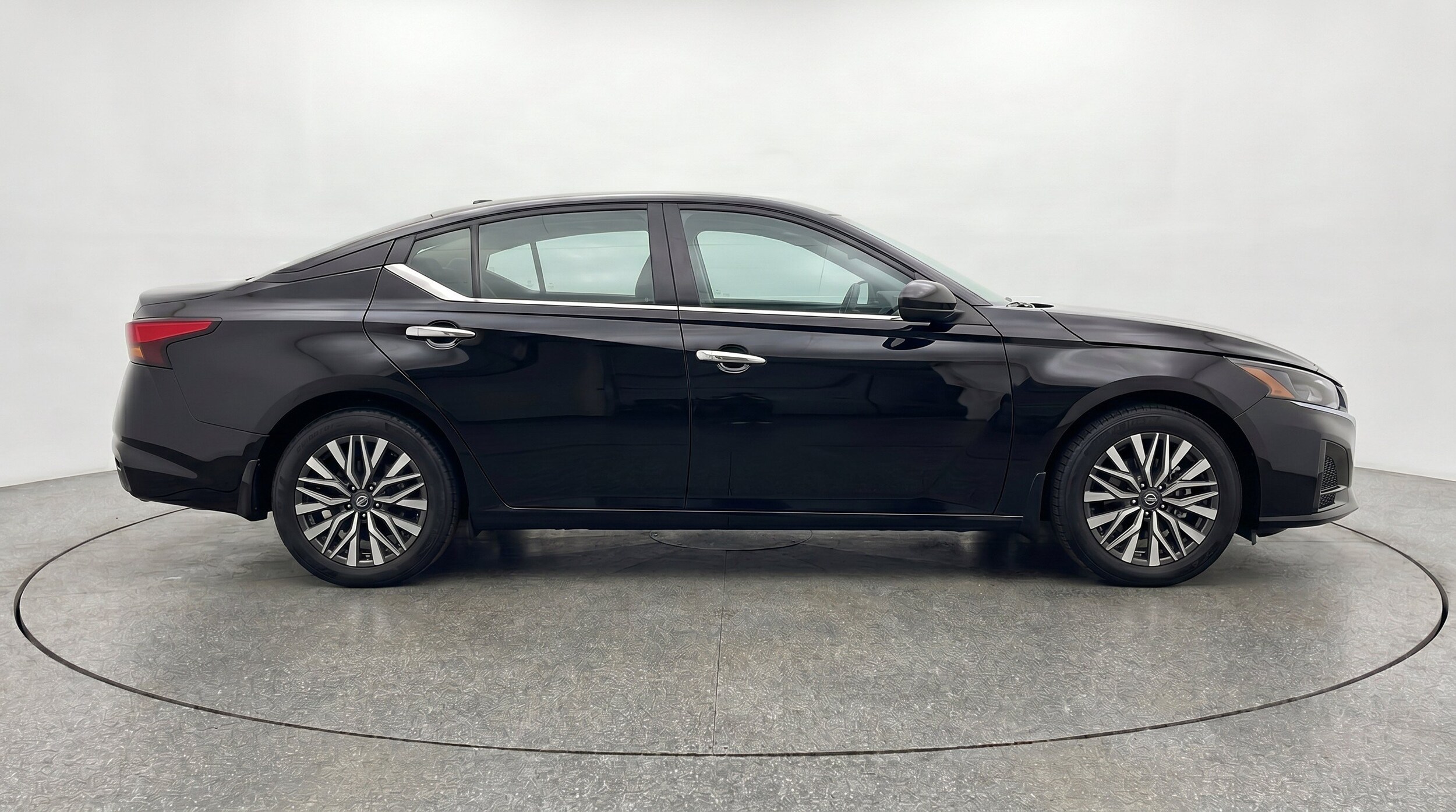 Thumbnail: 2025 Nissan Altima - 11