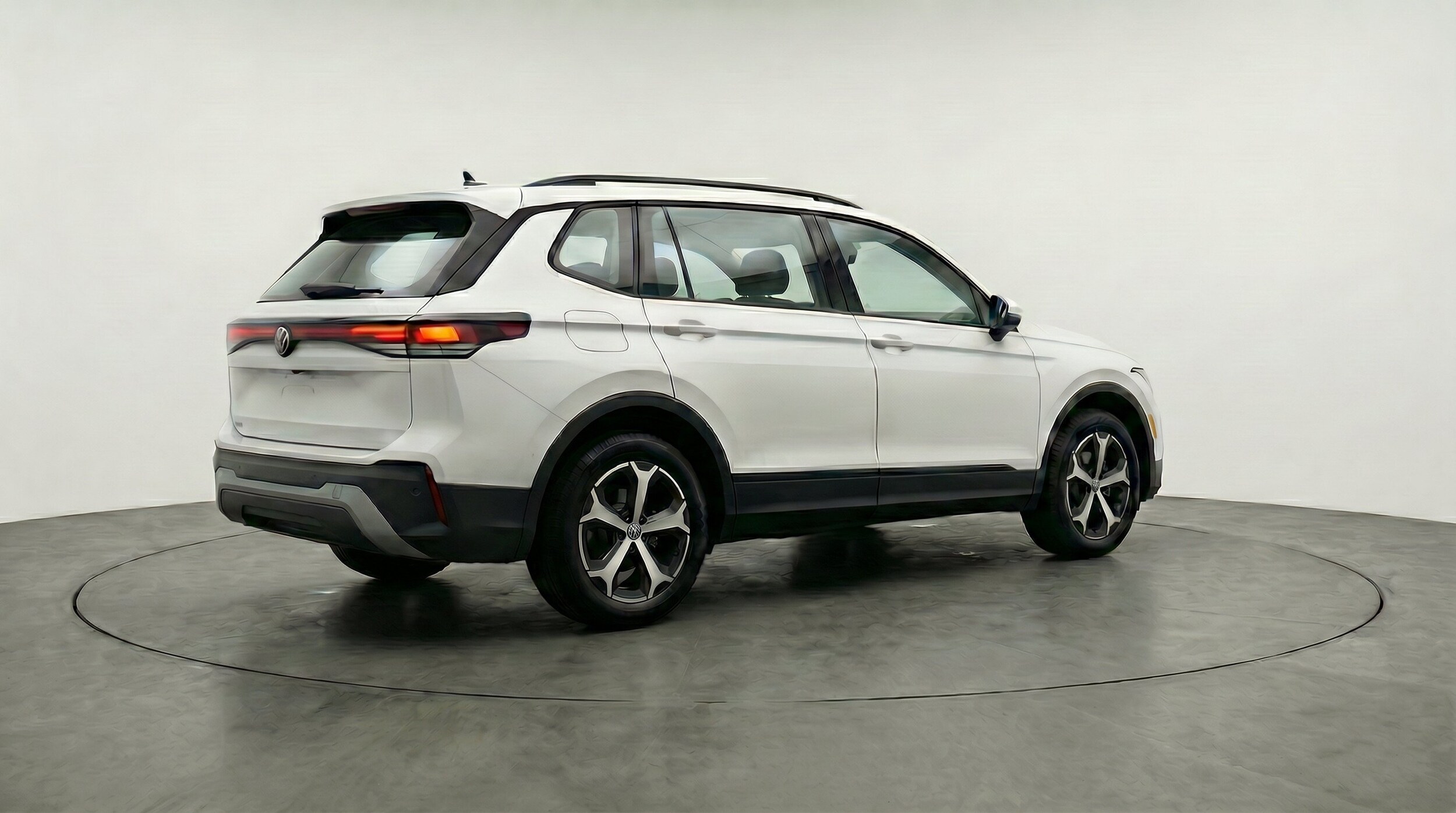 Thumbnail: 2026 Volkswagen Tiguan - 9