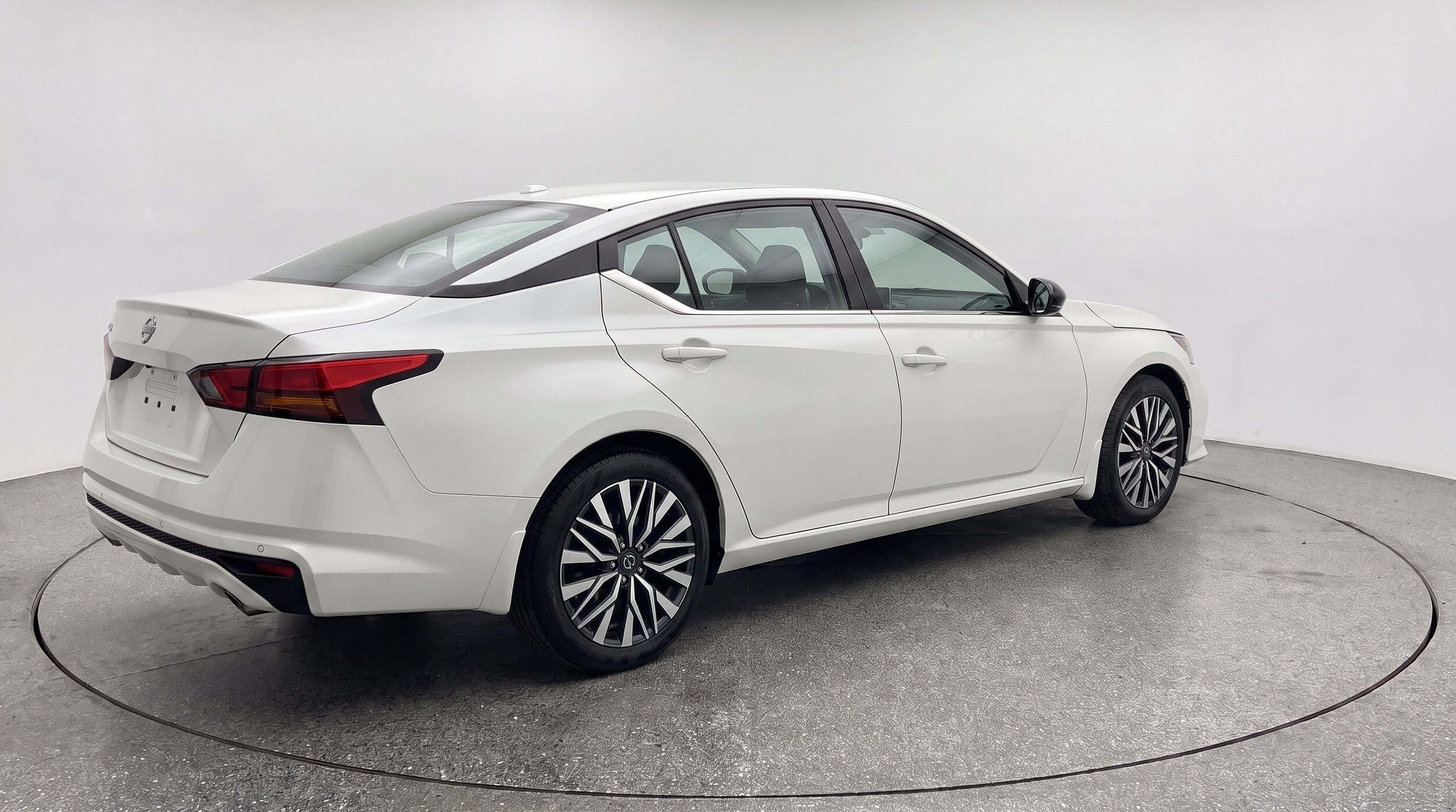 Thumbnail: 2025 Nissan Altima - 9