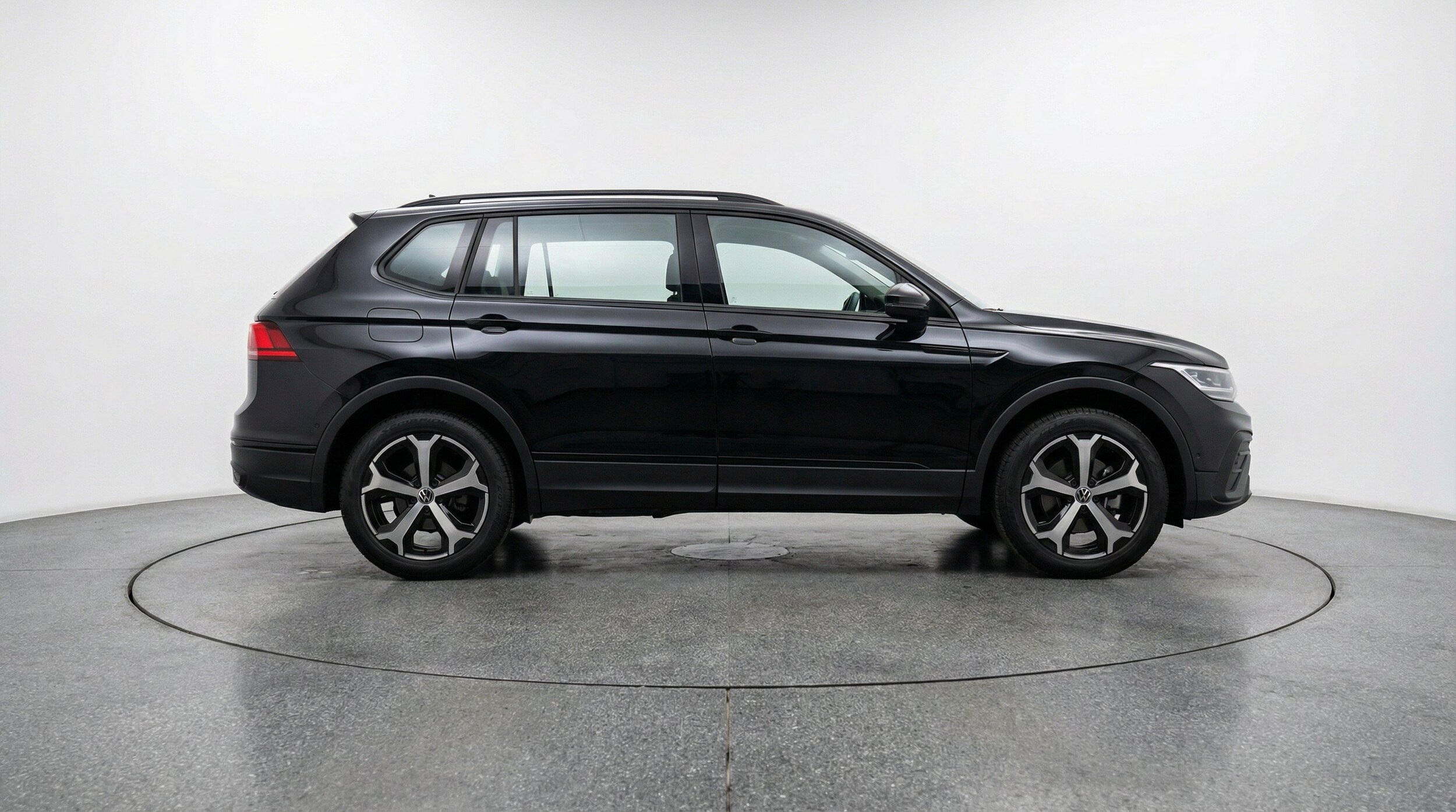 Thumbnail: 2026 Volkswagen Tiguan - 11