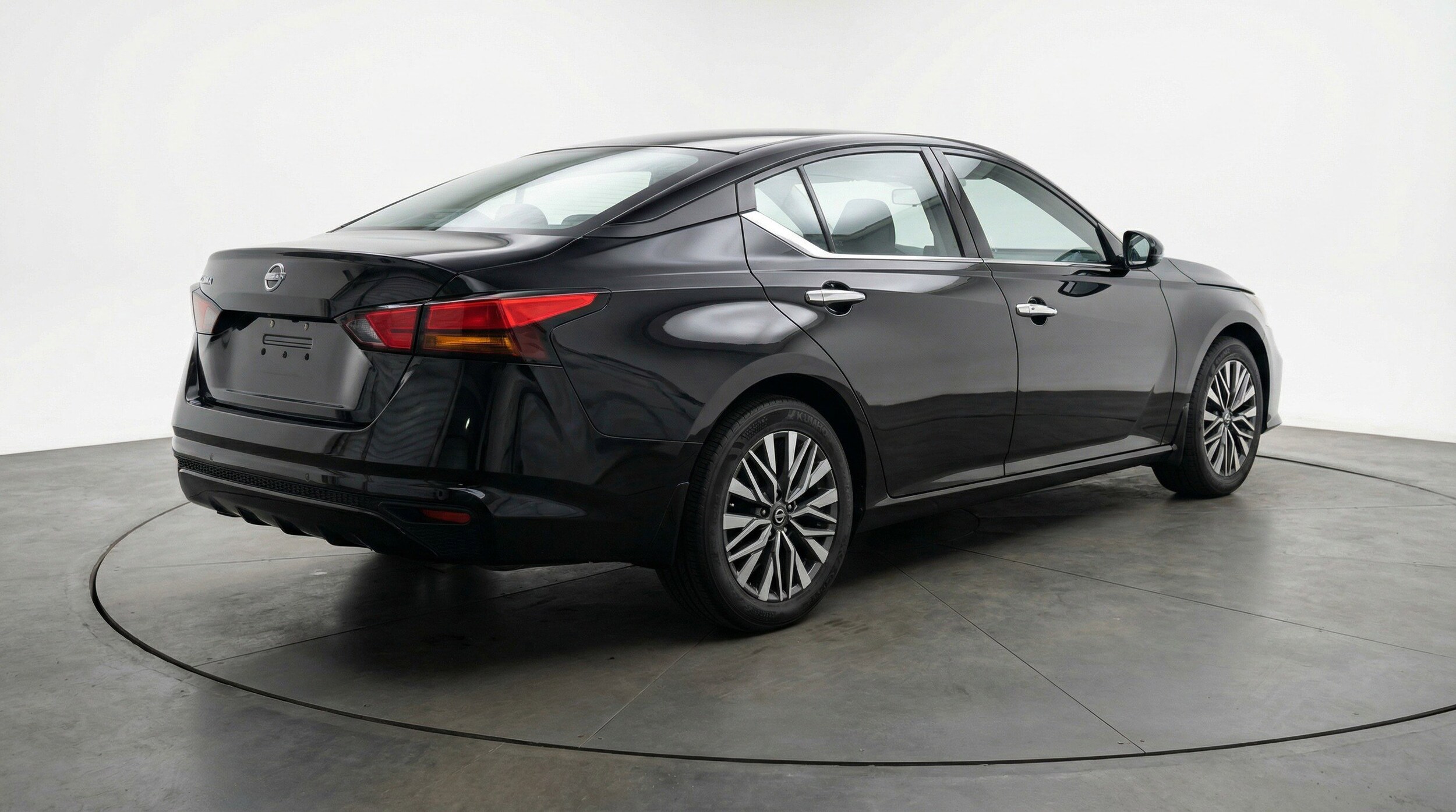 Thumbnail: 2025 Nissan Altima - 9