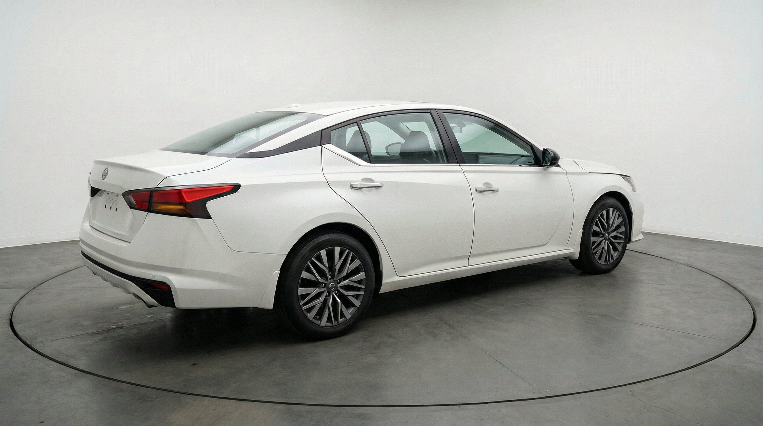 Thumbnail: 2025 Nissan Altima - 9