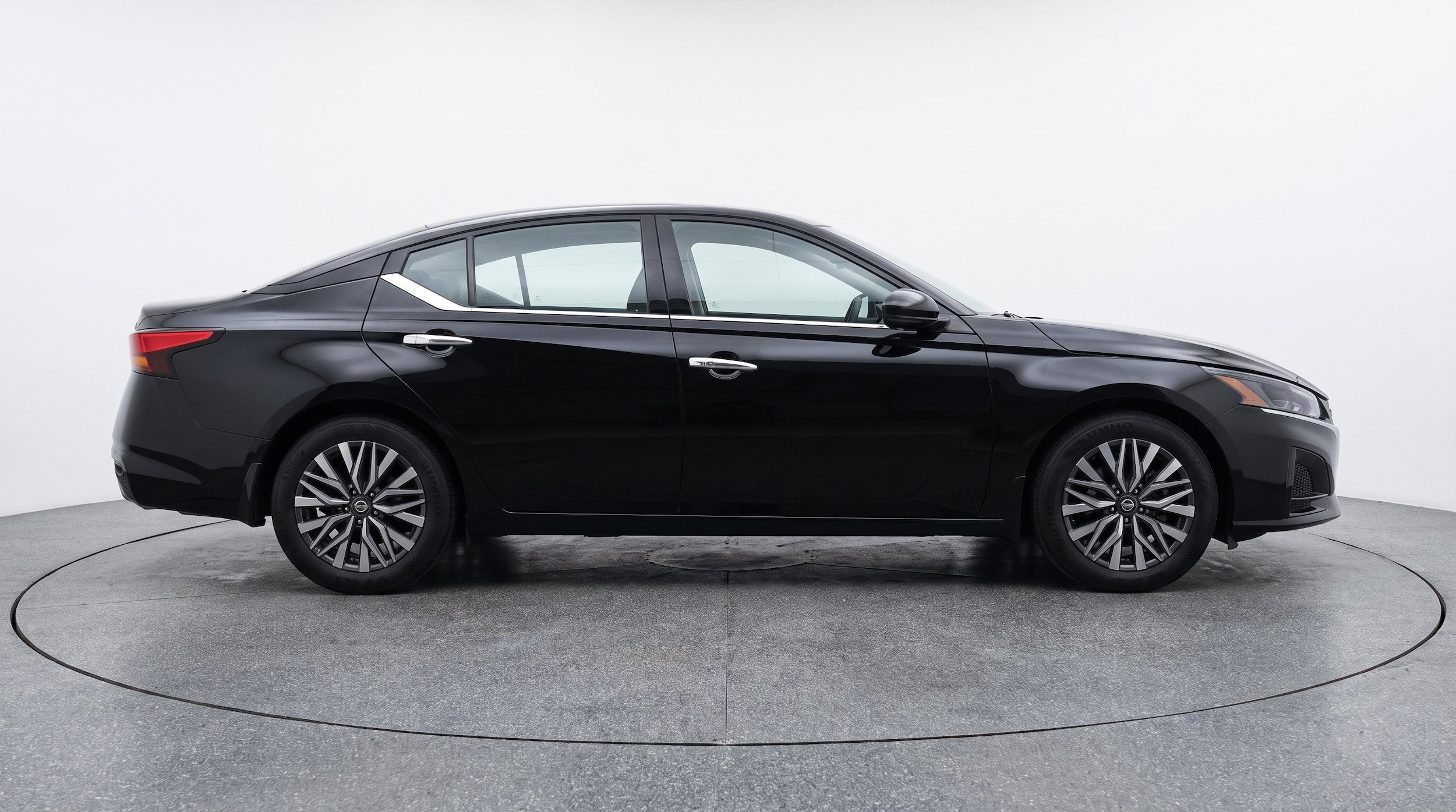 Thumbnail: 2025 Nissan Altima - 10
