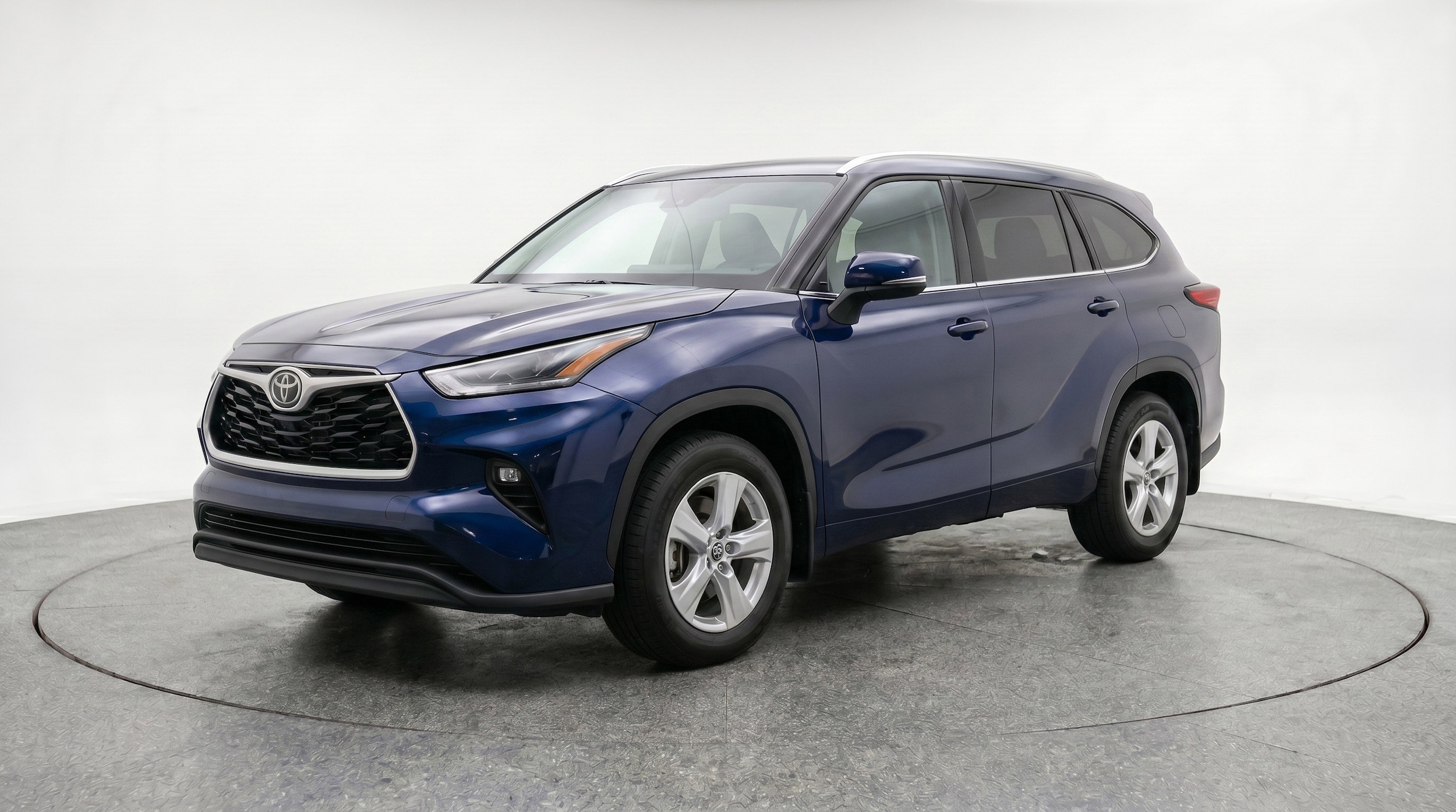 Thumbnail: 2025 Toyota Highlander - 3