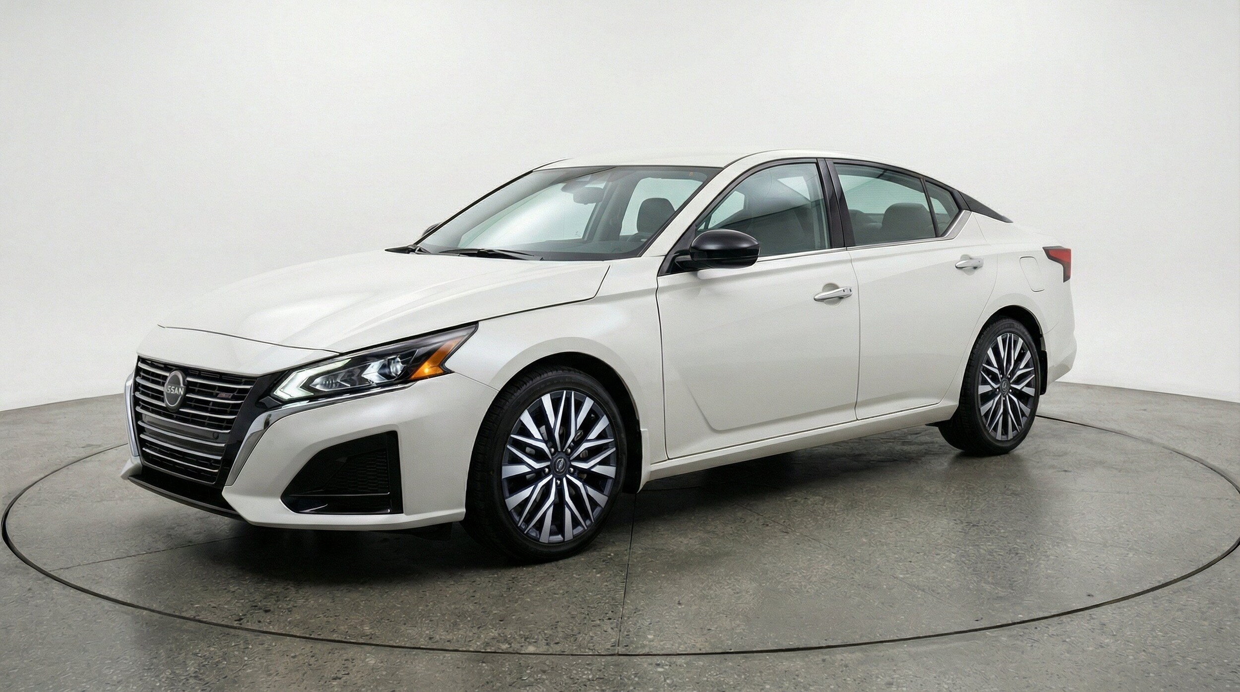 Thumbnail: 2025 Nissan Altima - 3