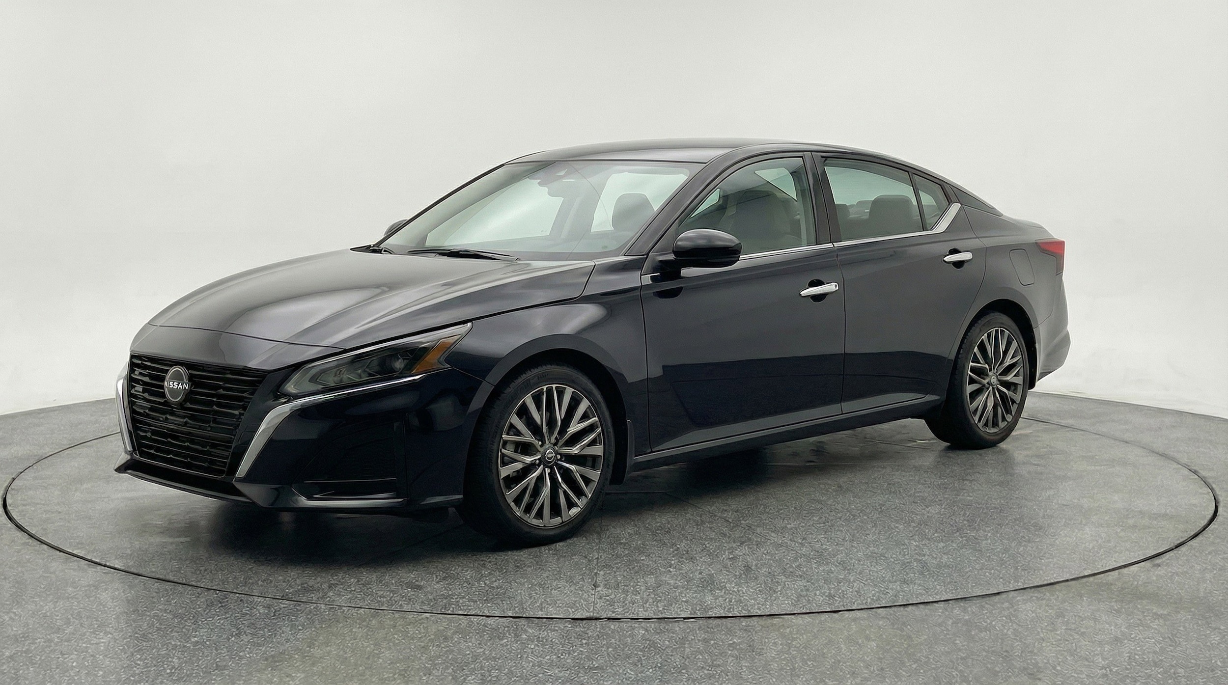 Thumbnail: 2025 Nissan Altima - 3