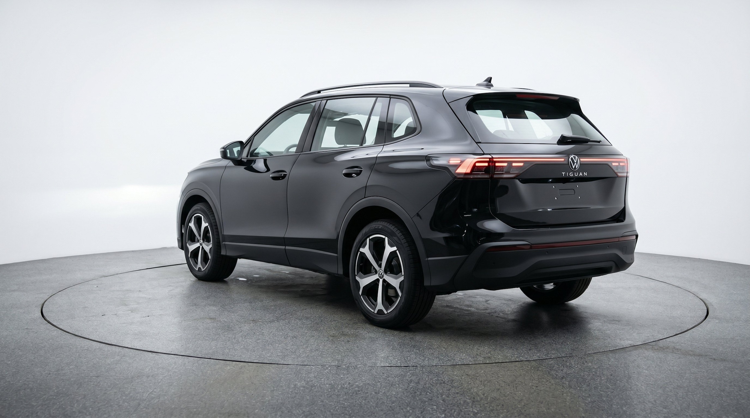 Thumbnail: 2026 Volkswagen Tiguan - 6
