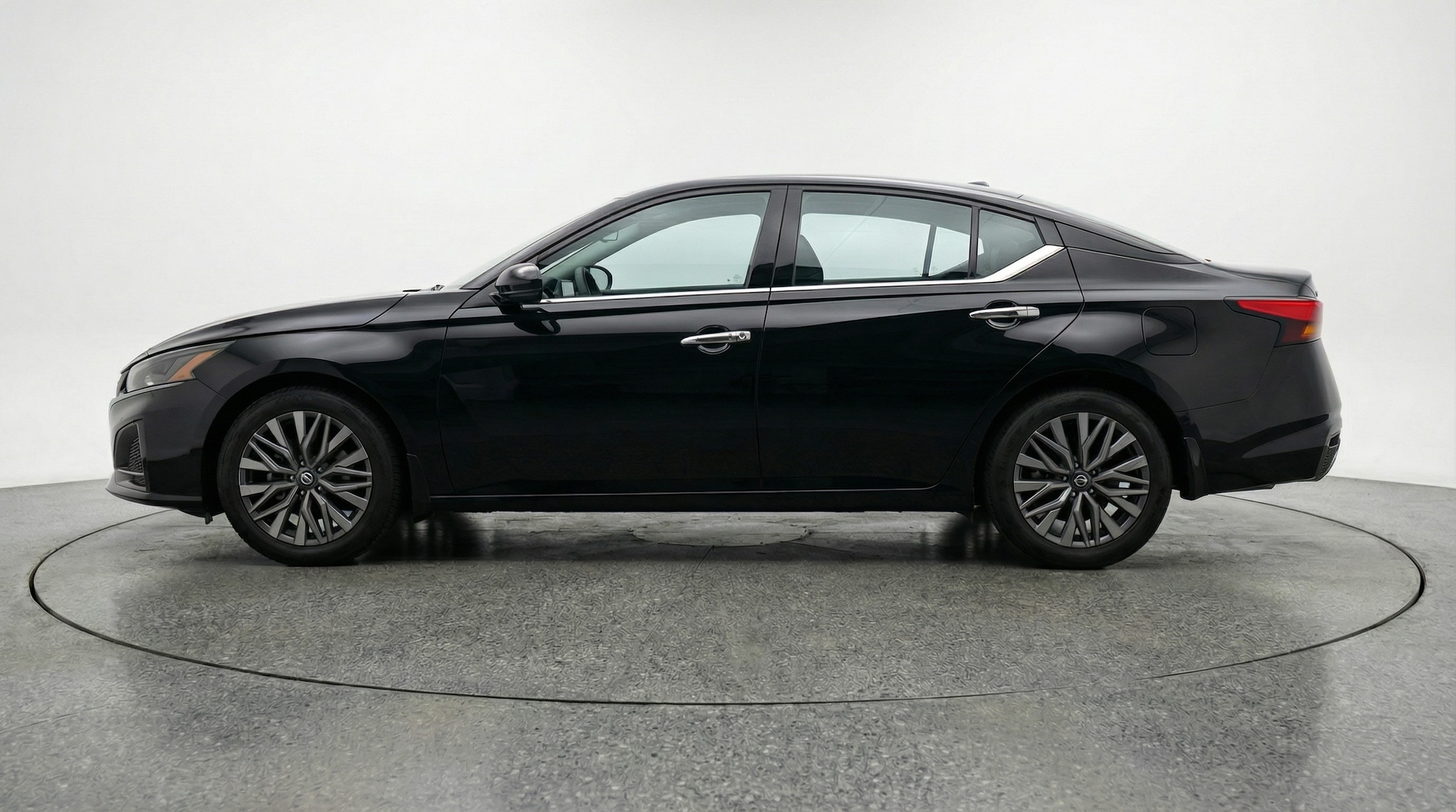 Thumbnail: 2025 Nissan Altima - 4