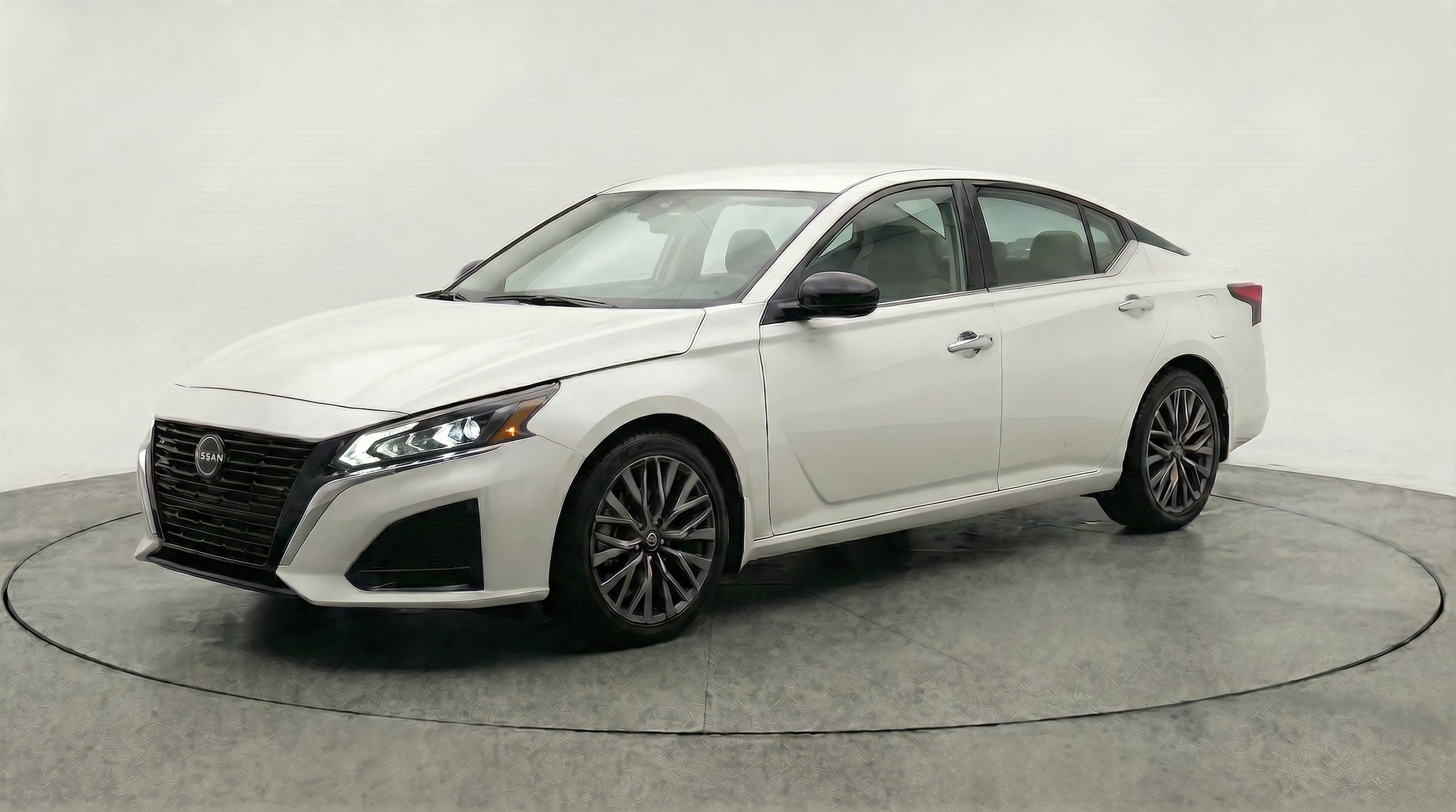 Thumbnail: 2025 Nissan Altima - 3
